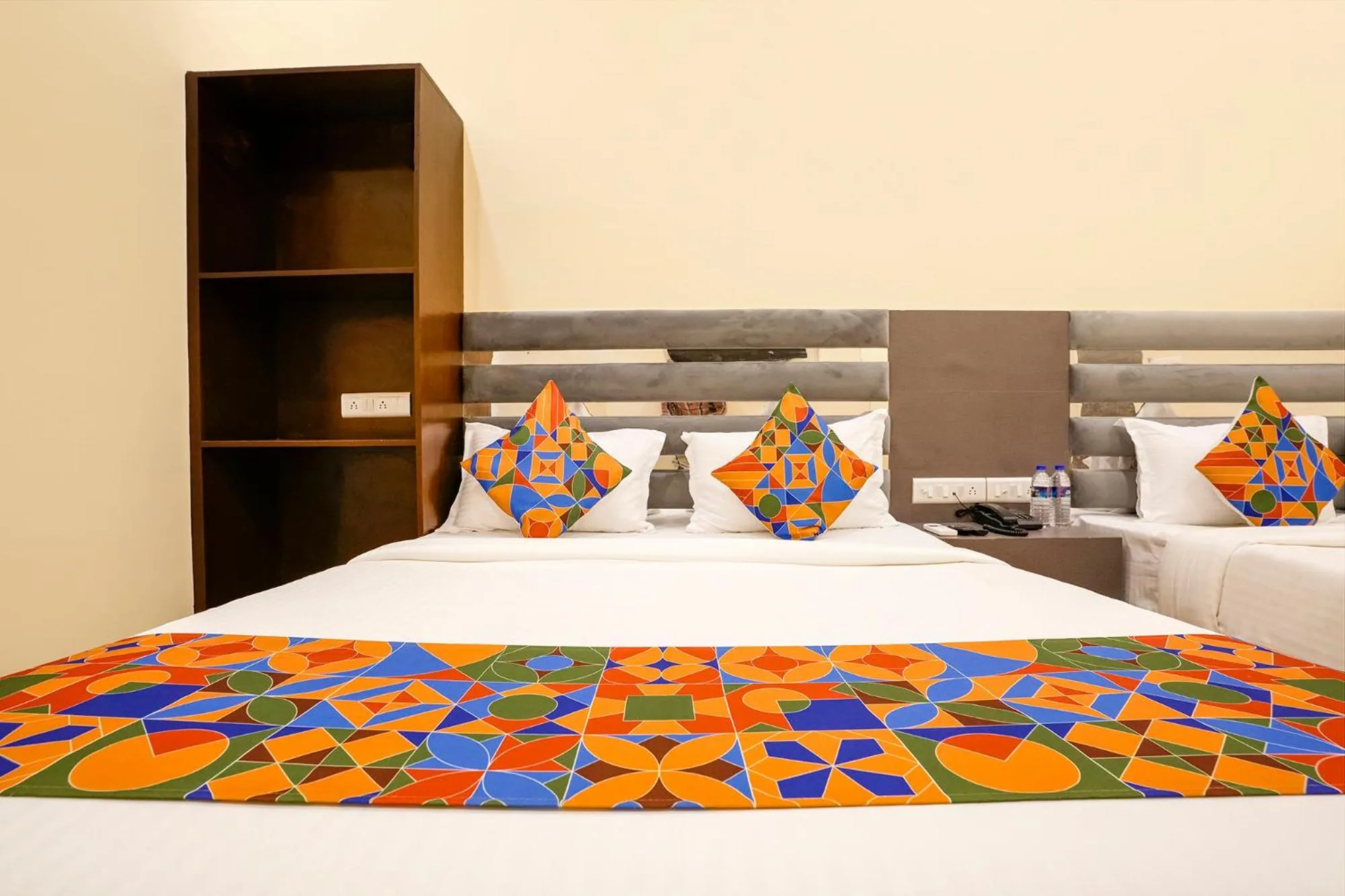 Bed in FabHotel Freedom International