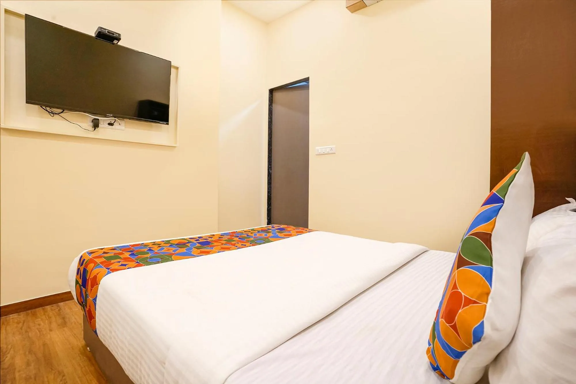 Bed in FabHotel Freedom International