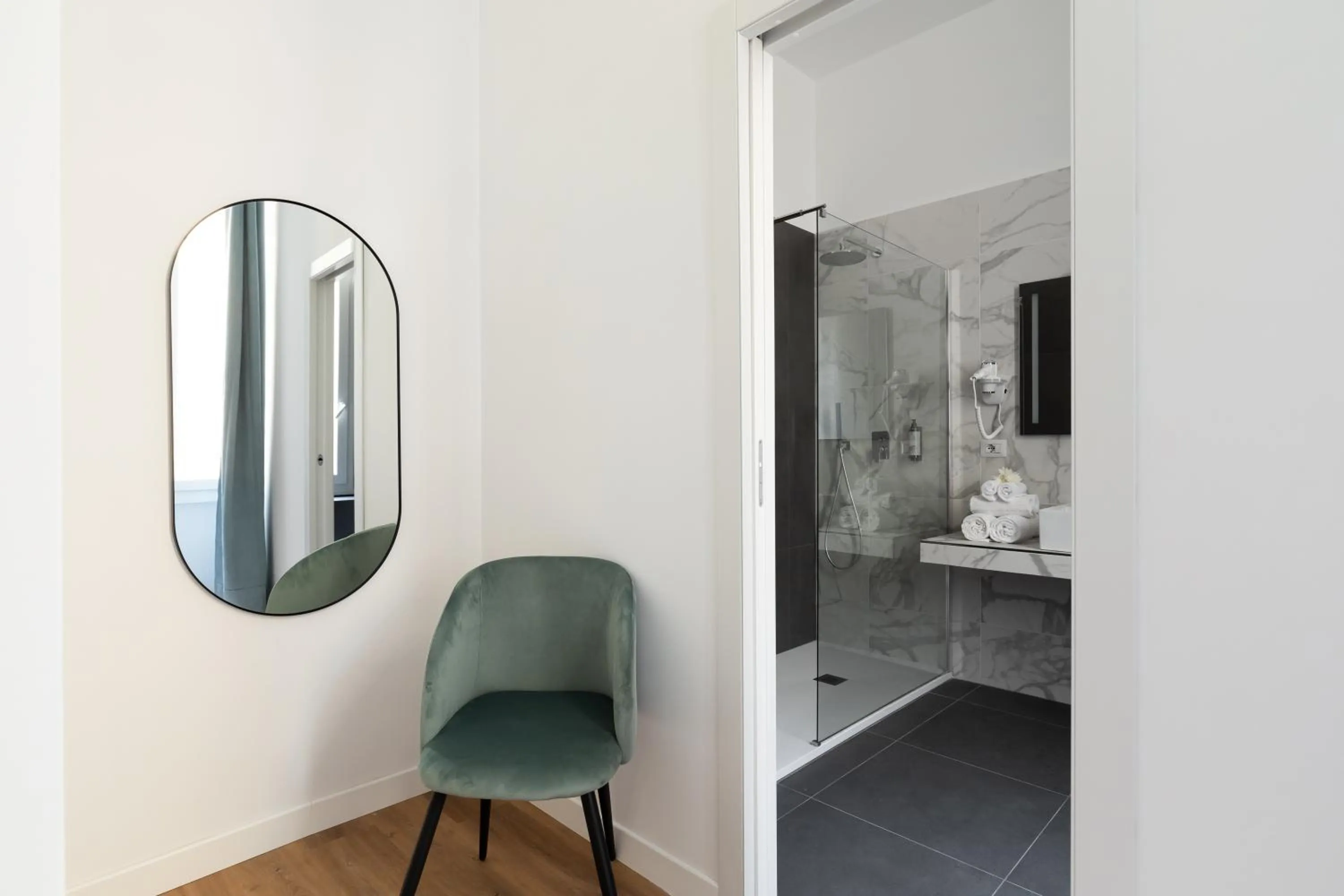 Photo of the whole room in DA ME Suites