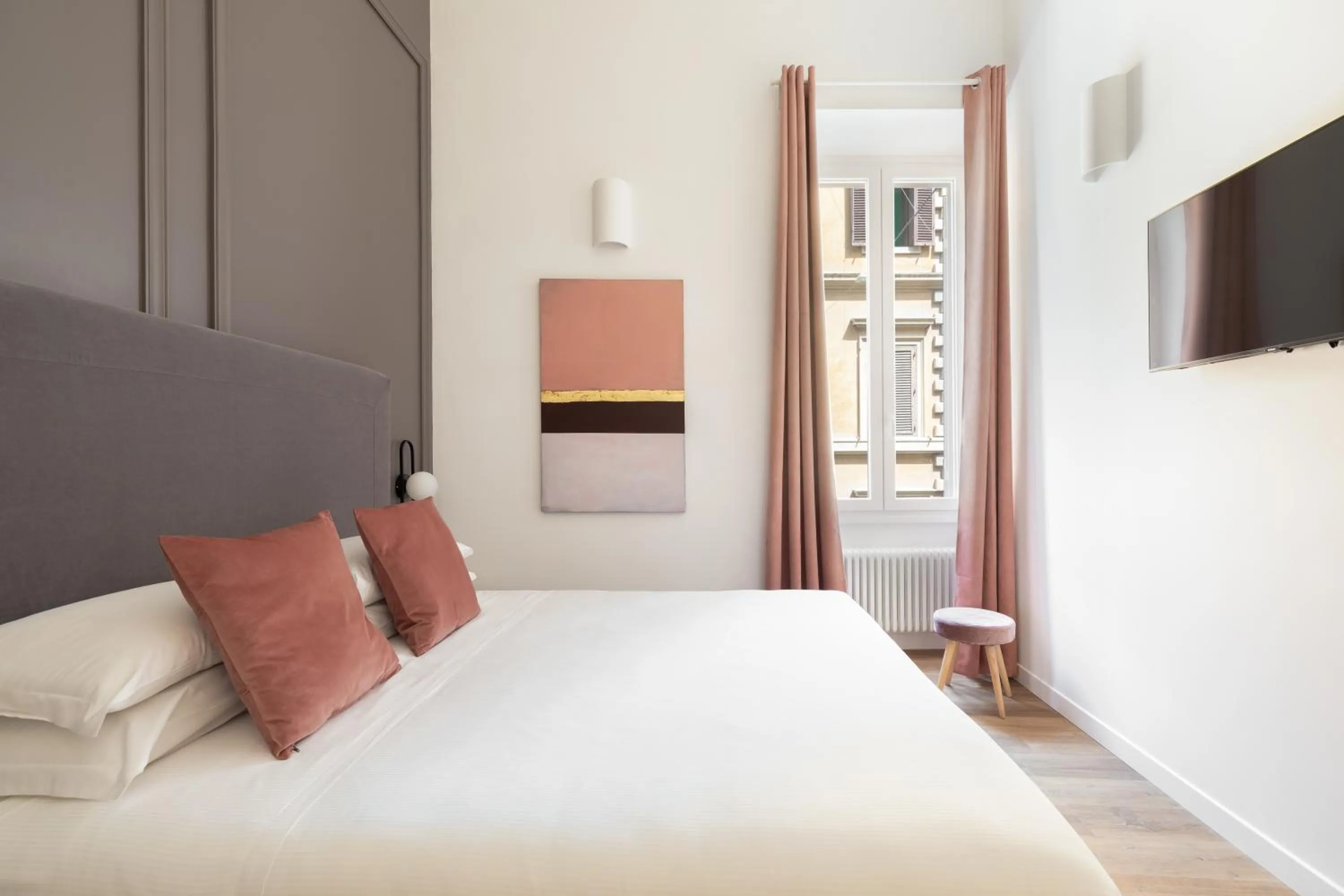 Photo of the whole room, Bed in DA ME Suites