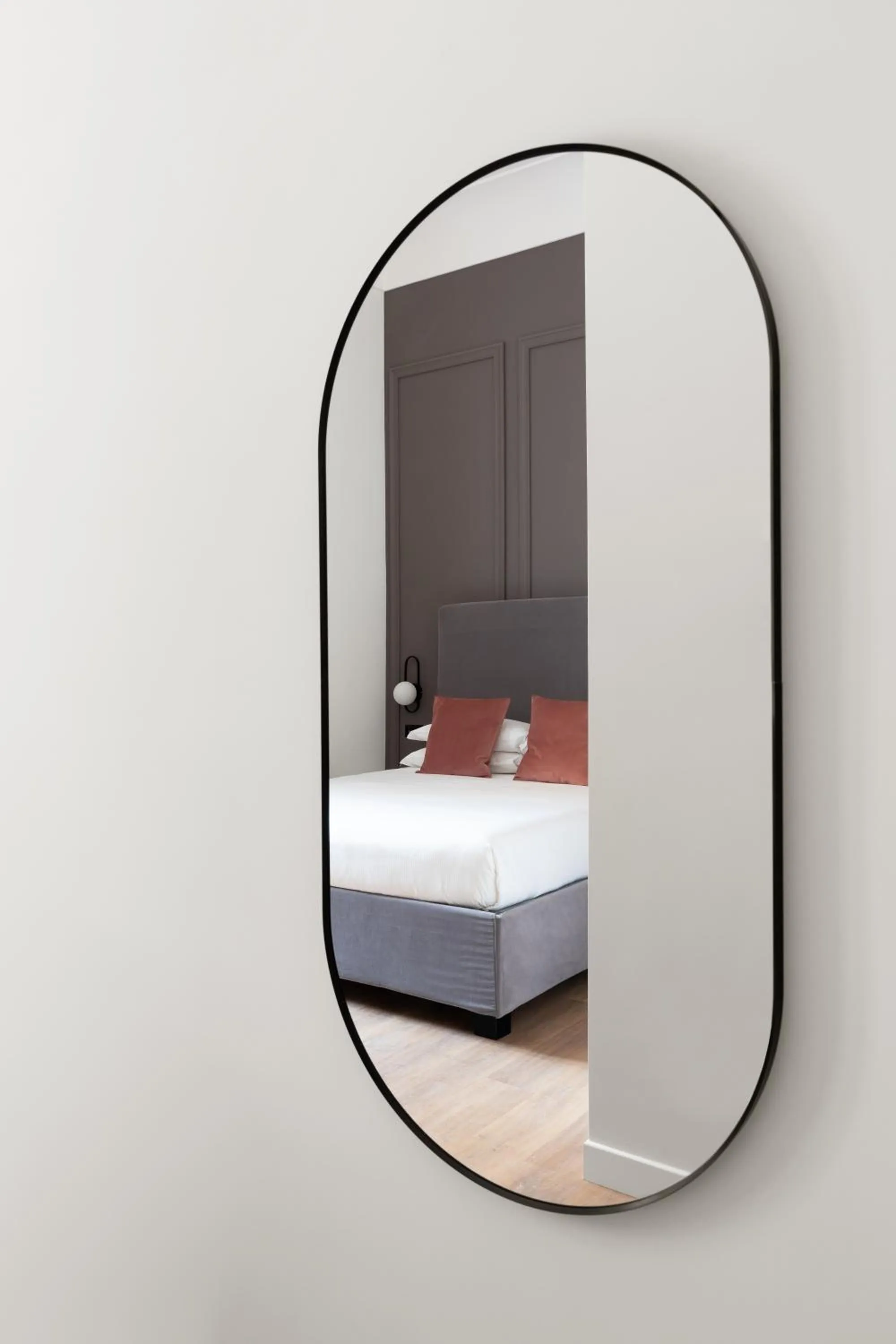 Photo of the whole room, Bed in DA ME Suites