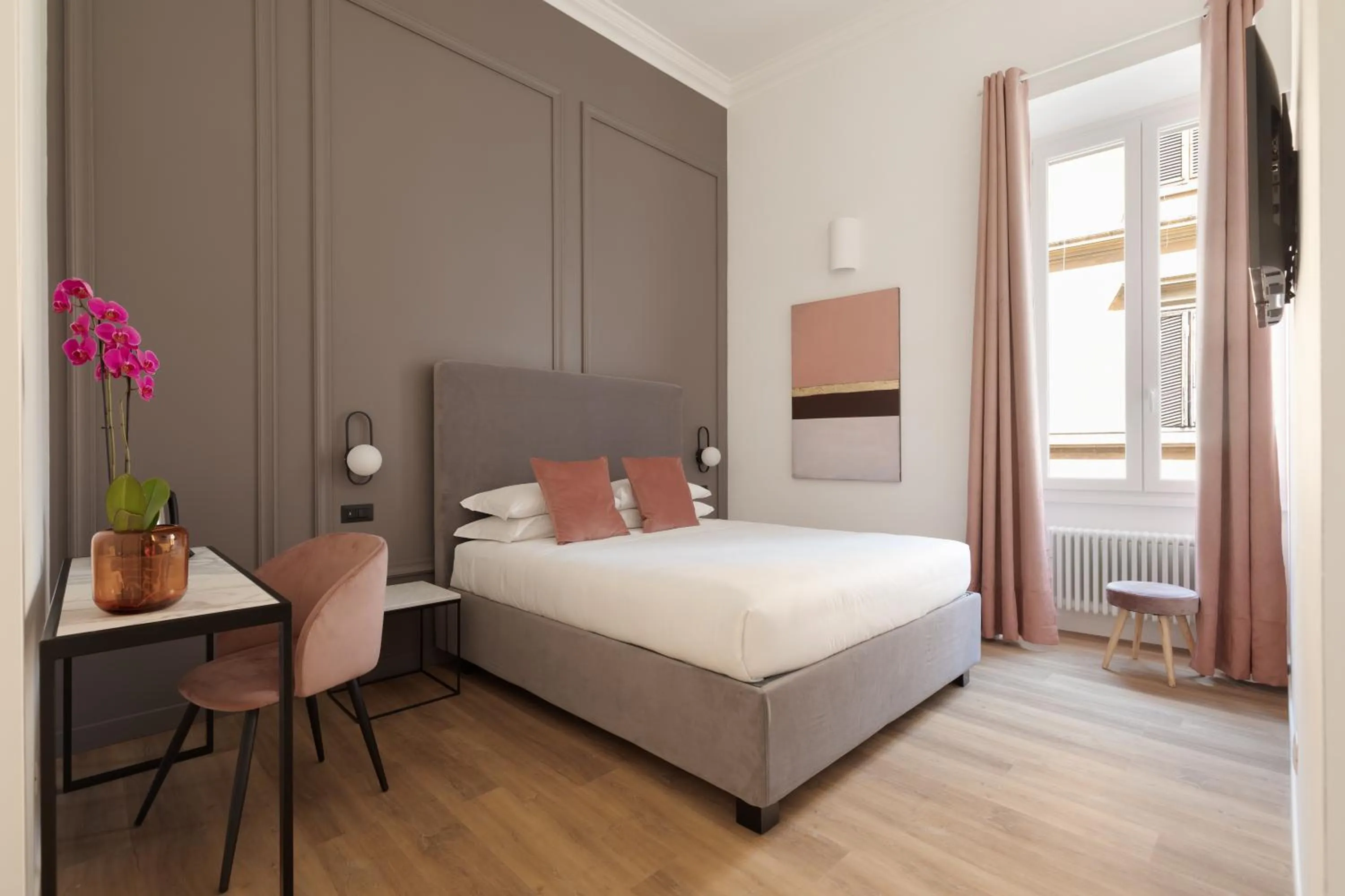 Photo of the whole room, Bed in DA ME Suites