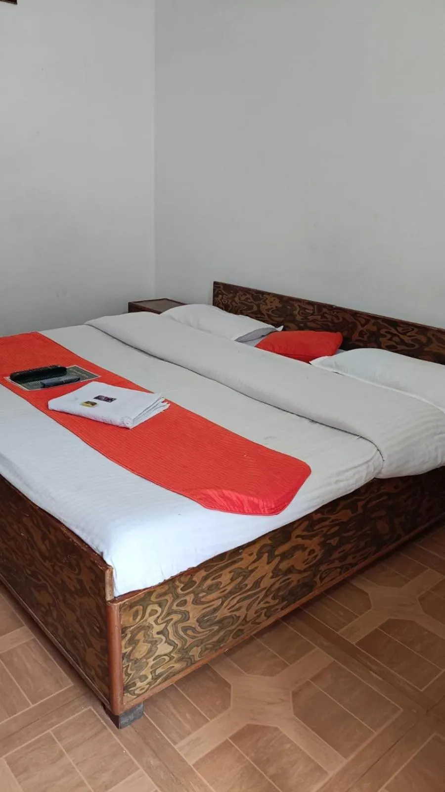 Photo of the whole room in Hotel Taj Himalaya