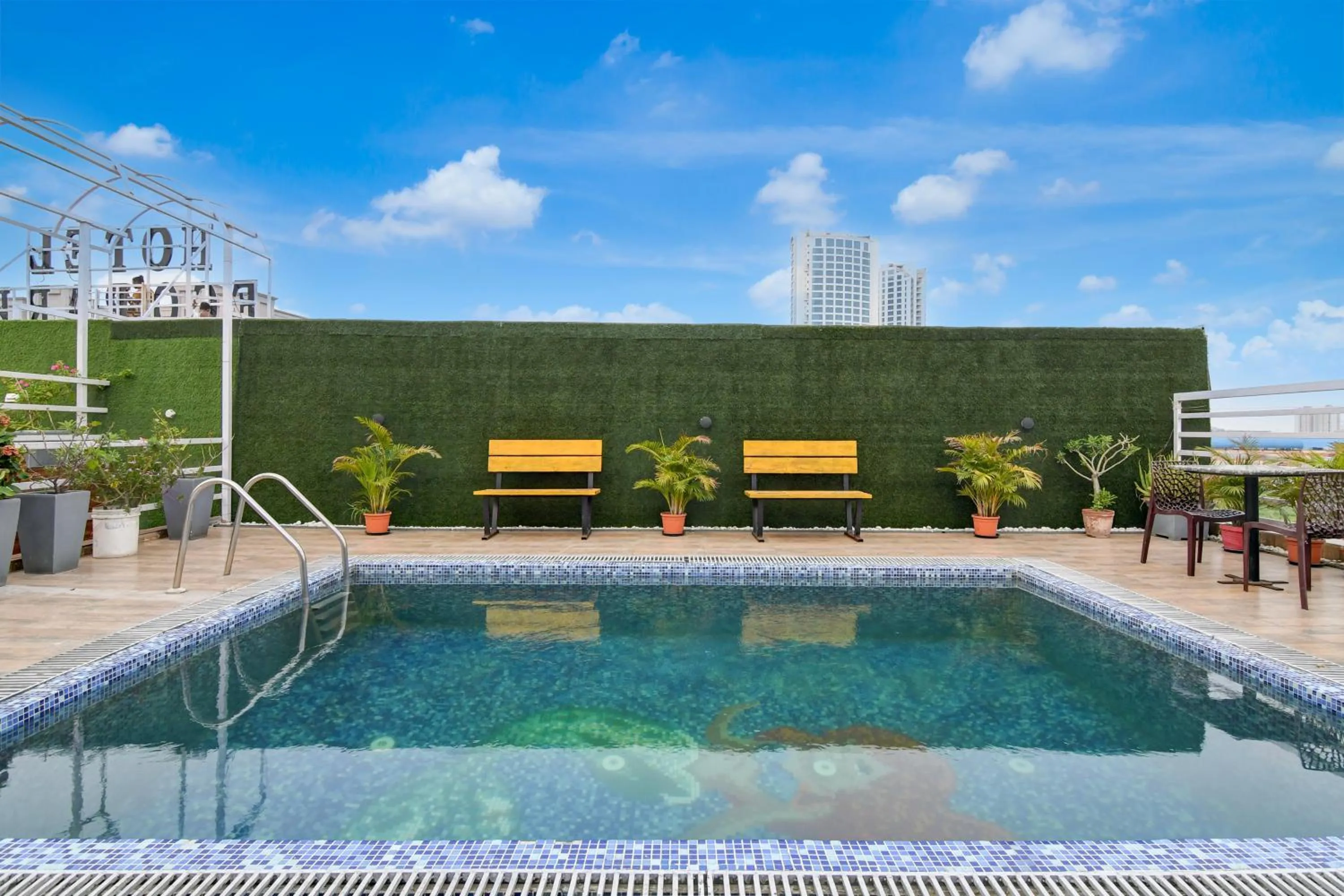Swimming pool in FabHotel Prime Eco Park - New Town