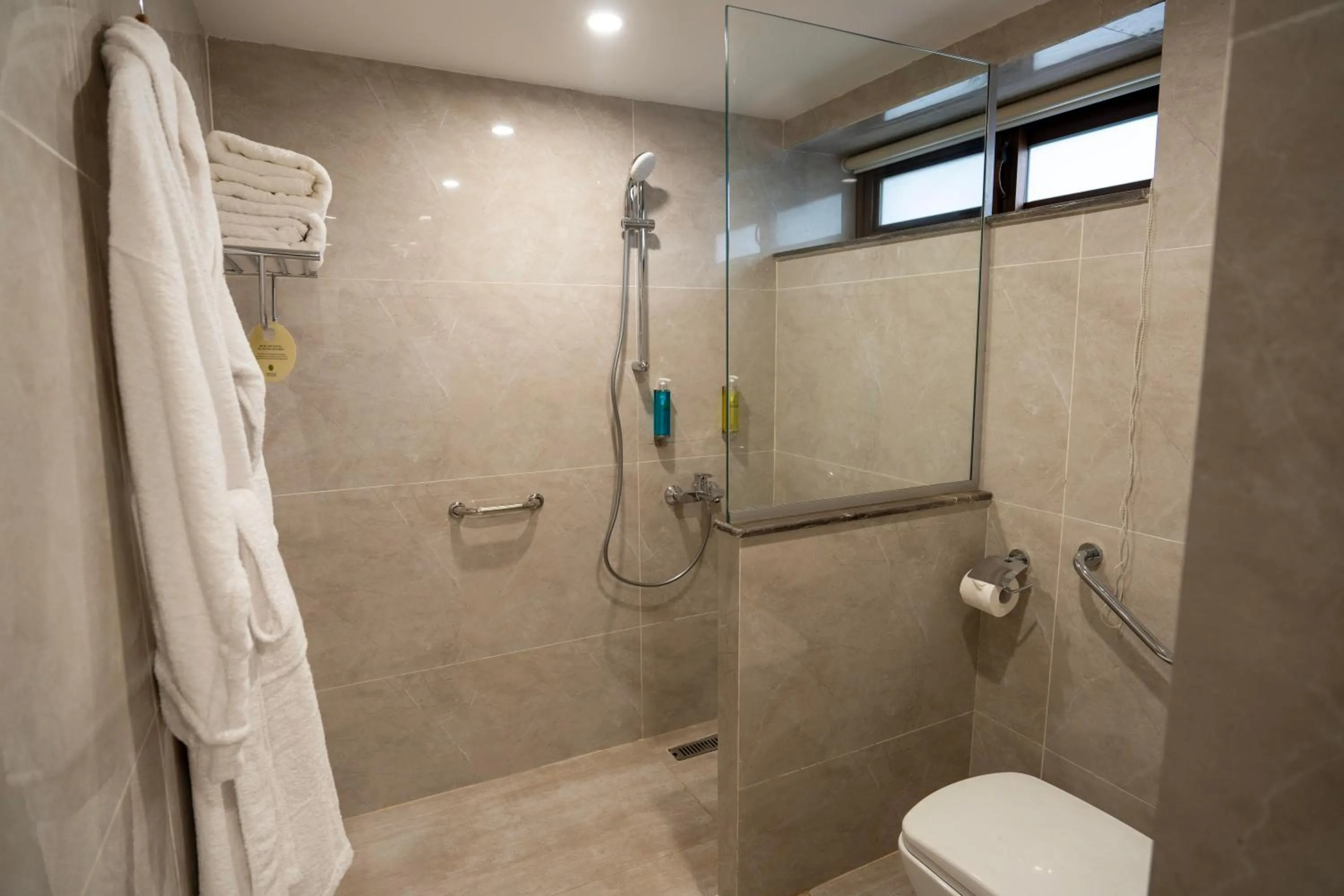 Bathroom in K2 Hotel by Green Pak Skardu