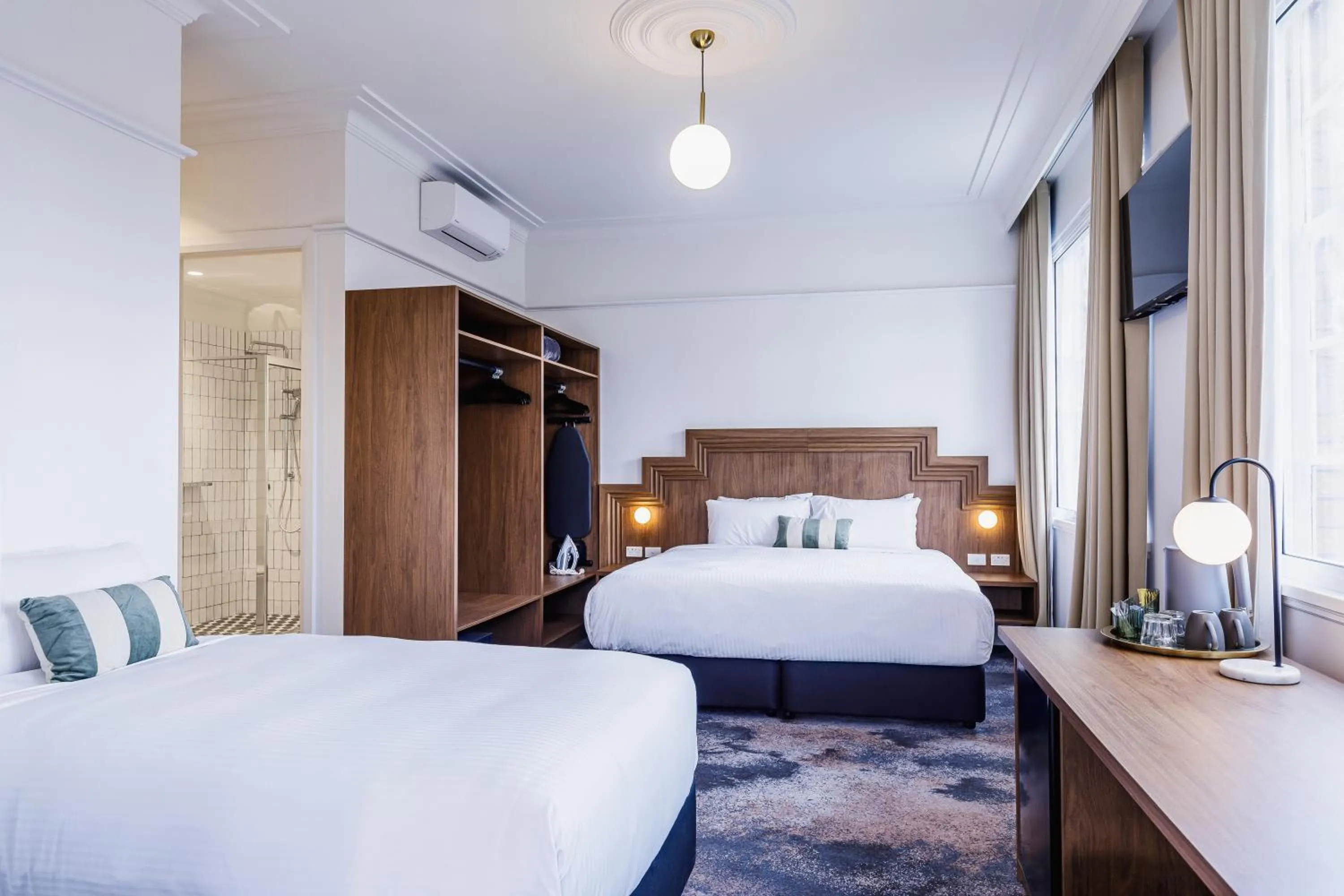 Bed in The Lakes Hotel, Rosebery