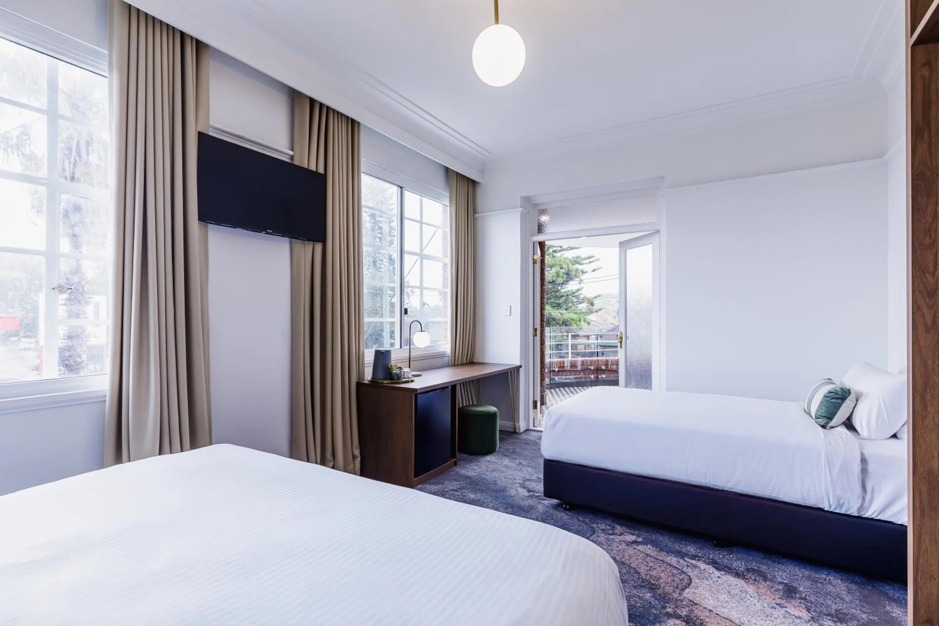 Bed in The Lakes Hotel, Rosebery