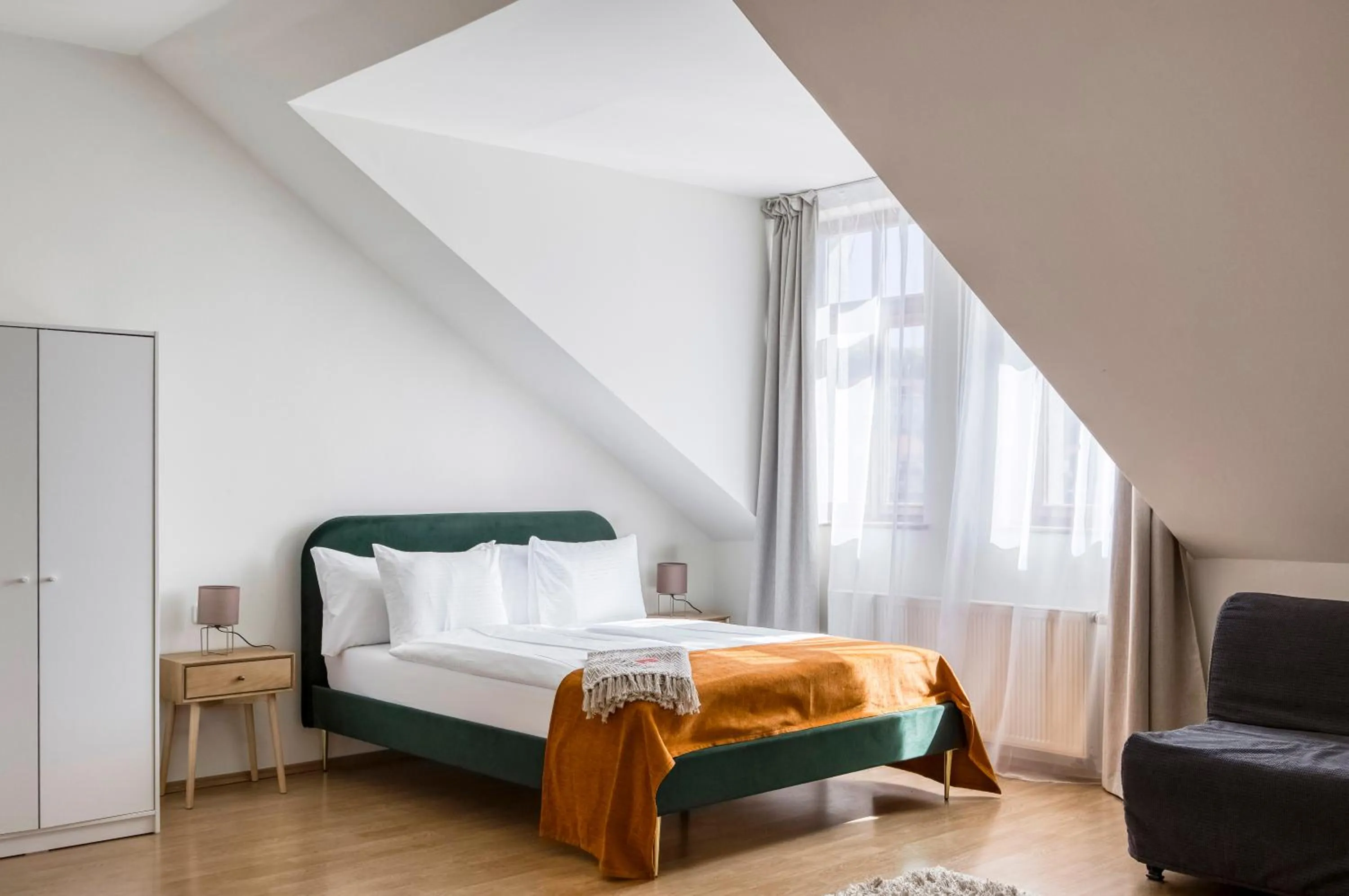 Bed in Anmut by Revelton