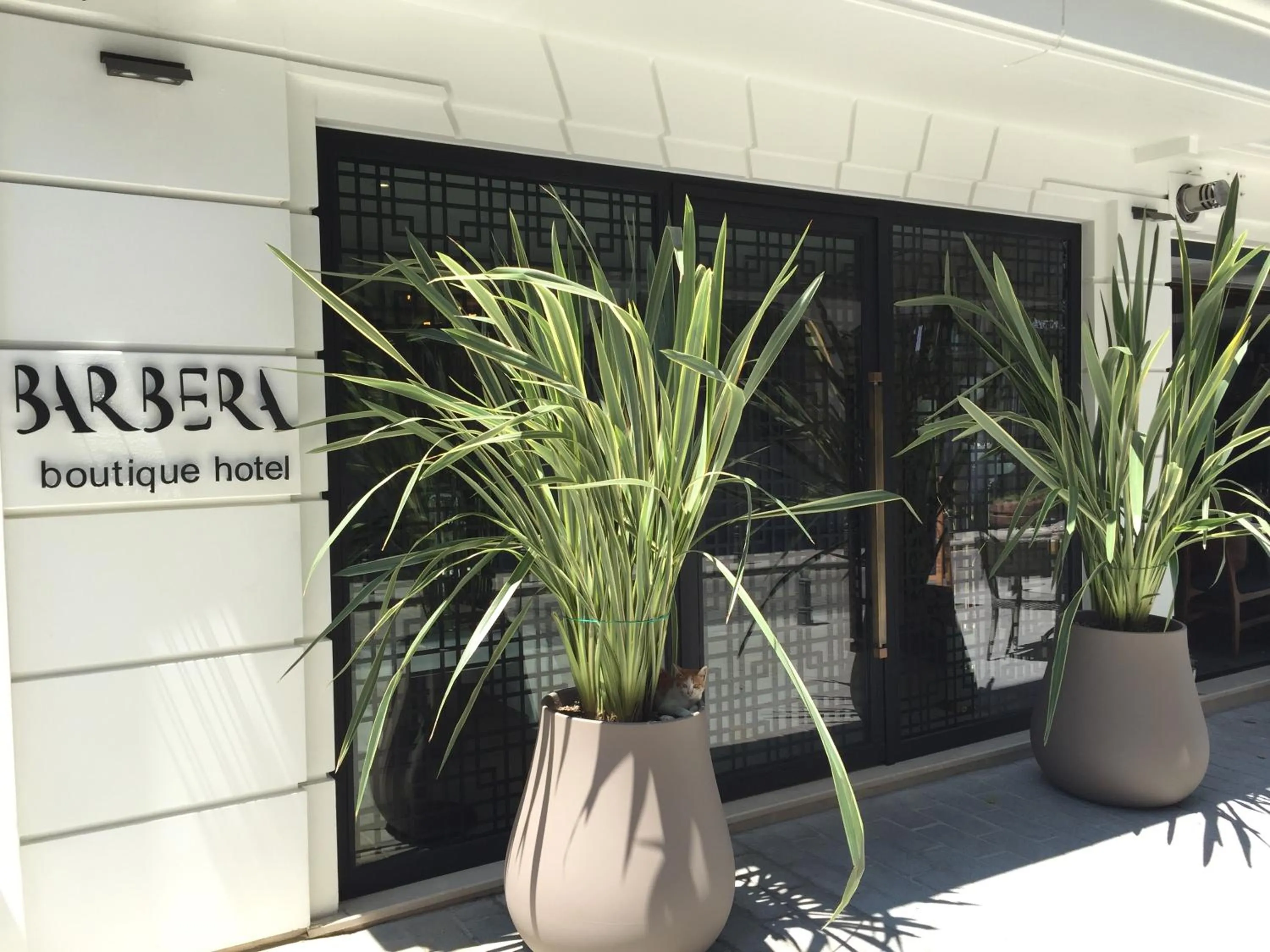 Facade/entrance in Barbera Hotel