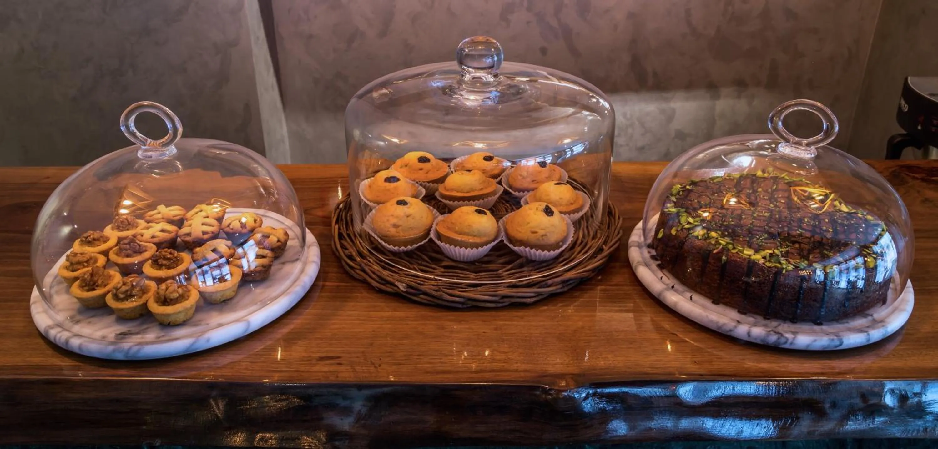 Restaurant/places to eat in Barbera Hotel