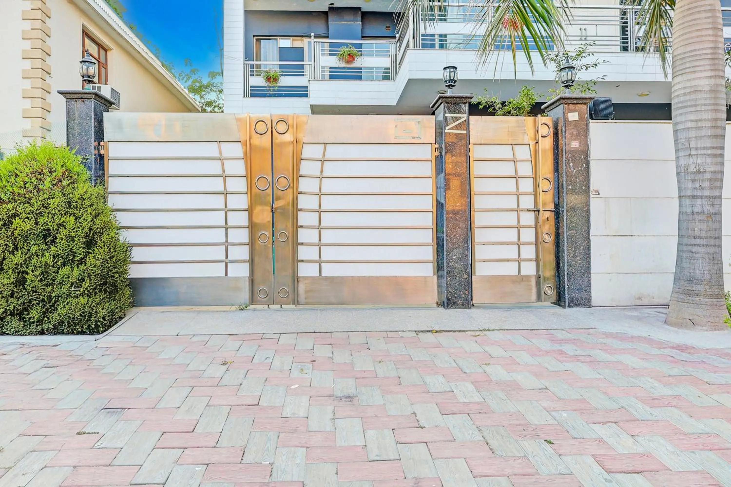 Facade/entrance in Super Townhouse Sector 49 Sohna Road