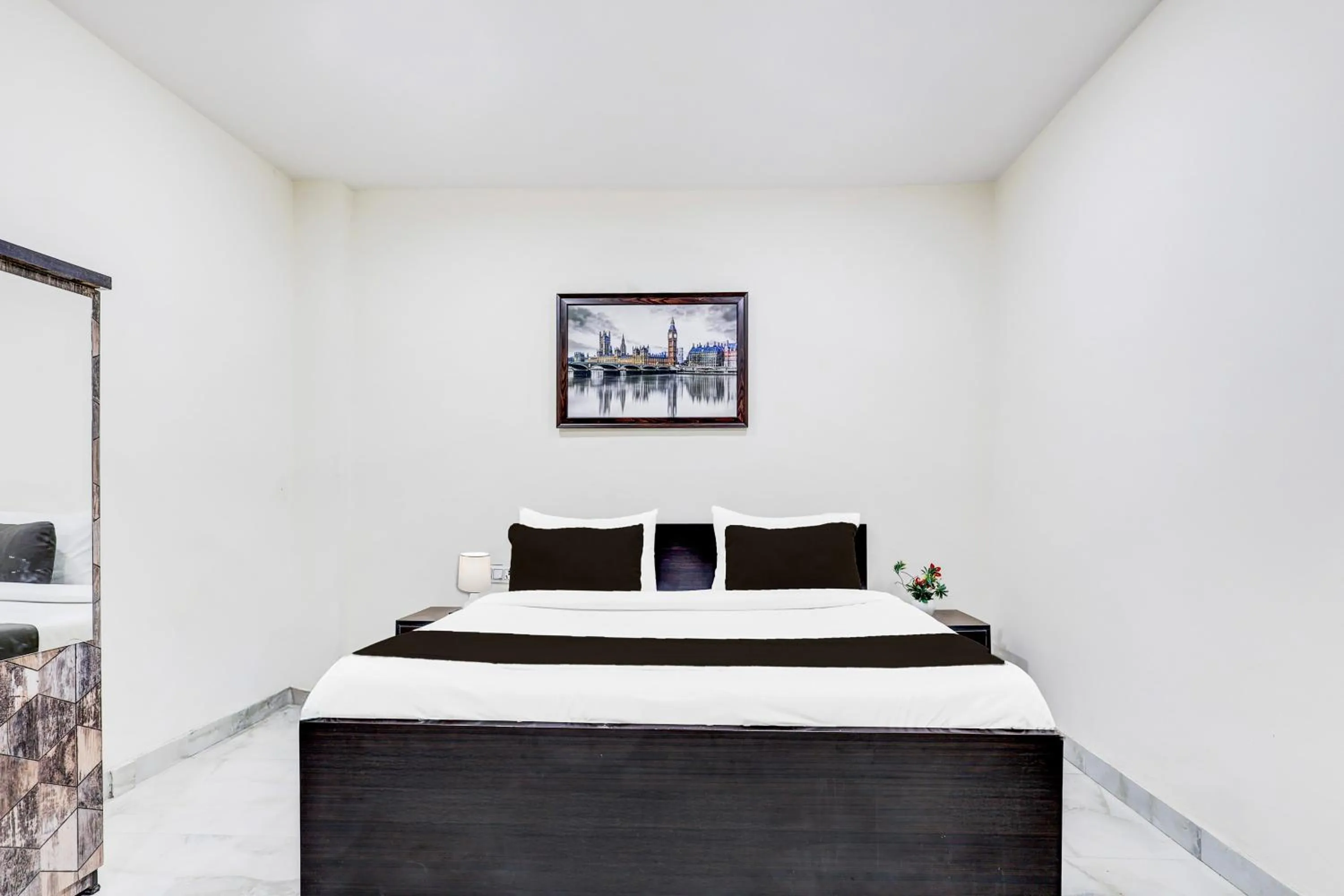 Bedroom, Bed in Super Hotel O Sector 25 Near Iskcon Temple Formerly Hotel Amazing House