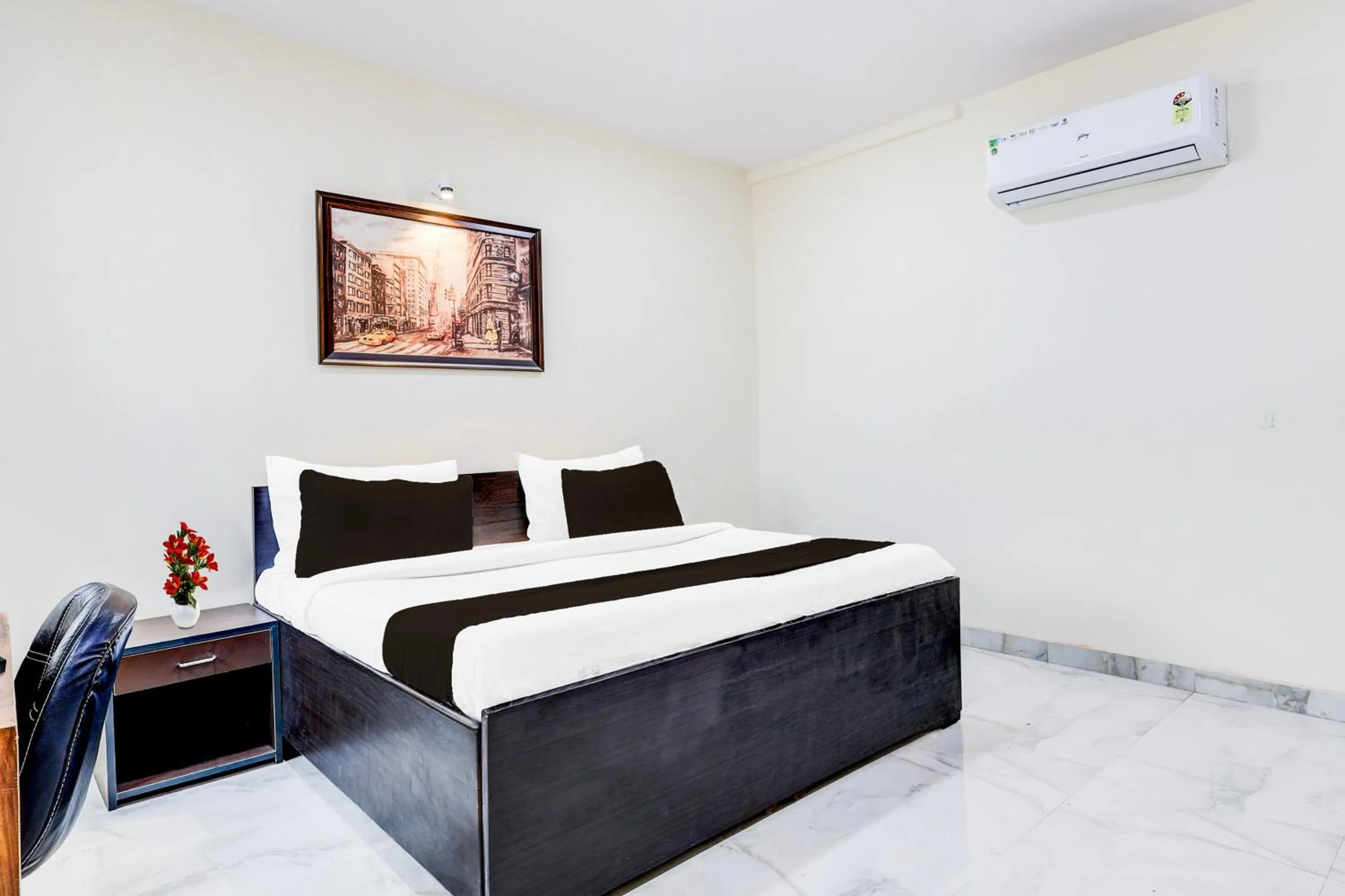 Bedroom, Bed in Super Hotel O Sector 25 Near Iskcon Temple Formerly Hotel Amazing House