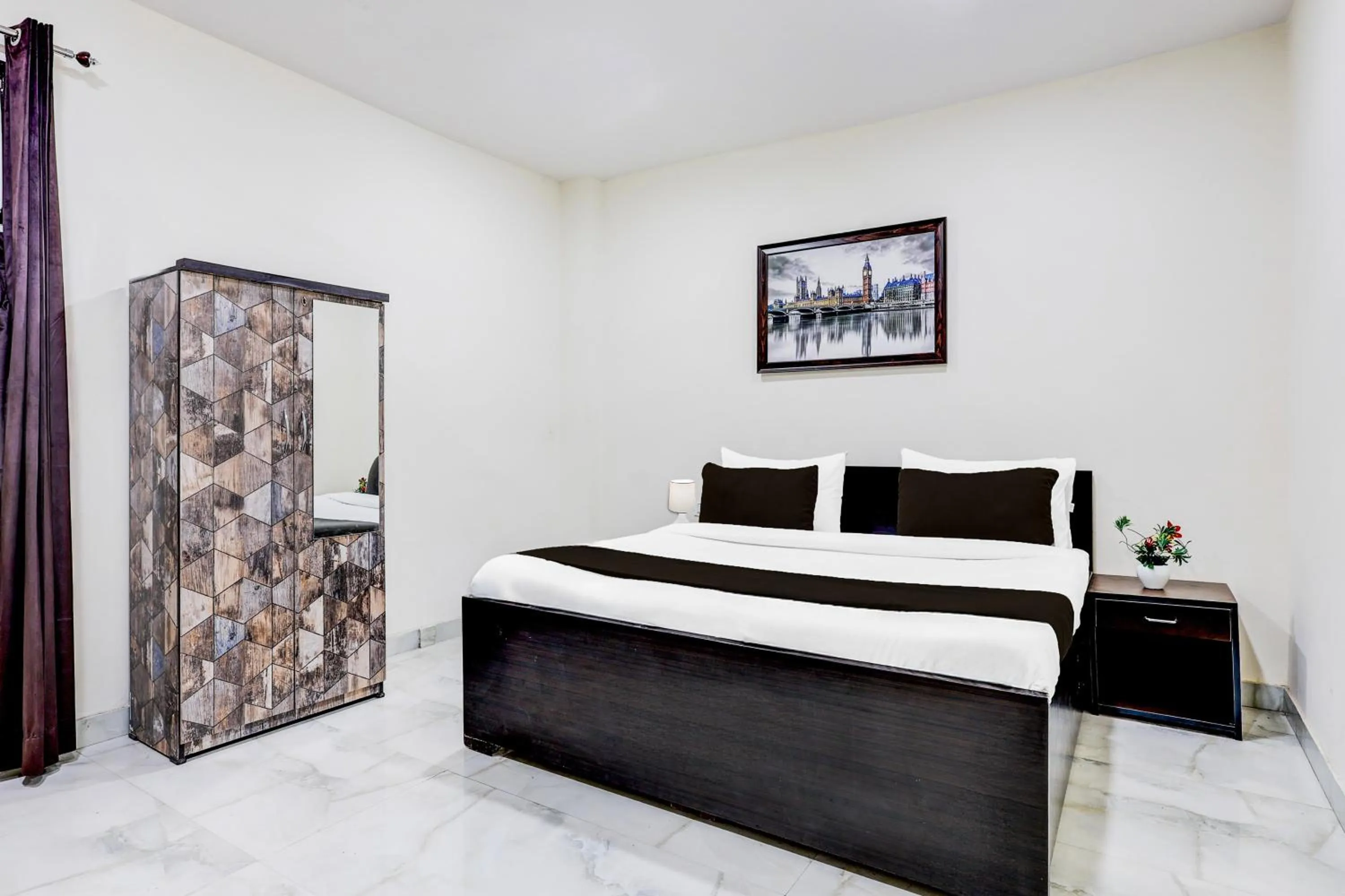 Bedroom, Bed in Super Hotel O Sector 25 Near Iskcon Temple Formerly Hotel Amazing House