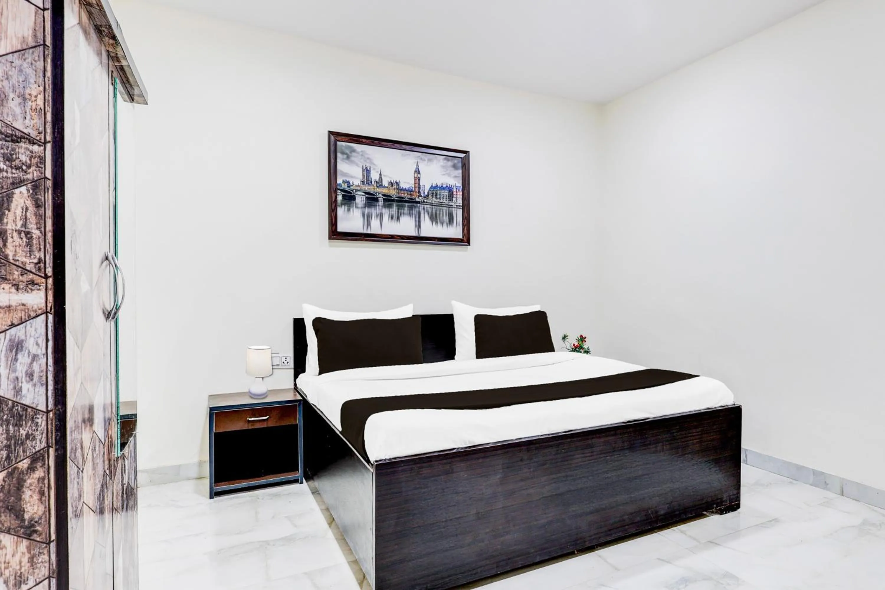 Bedroom, Bed in Super Hotel O Sector 25 Near Iskcon Temple Formerly Hotel Amazing House