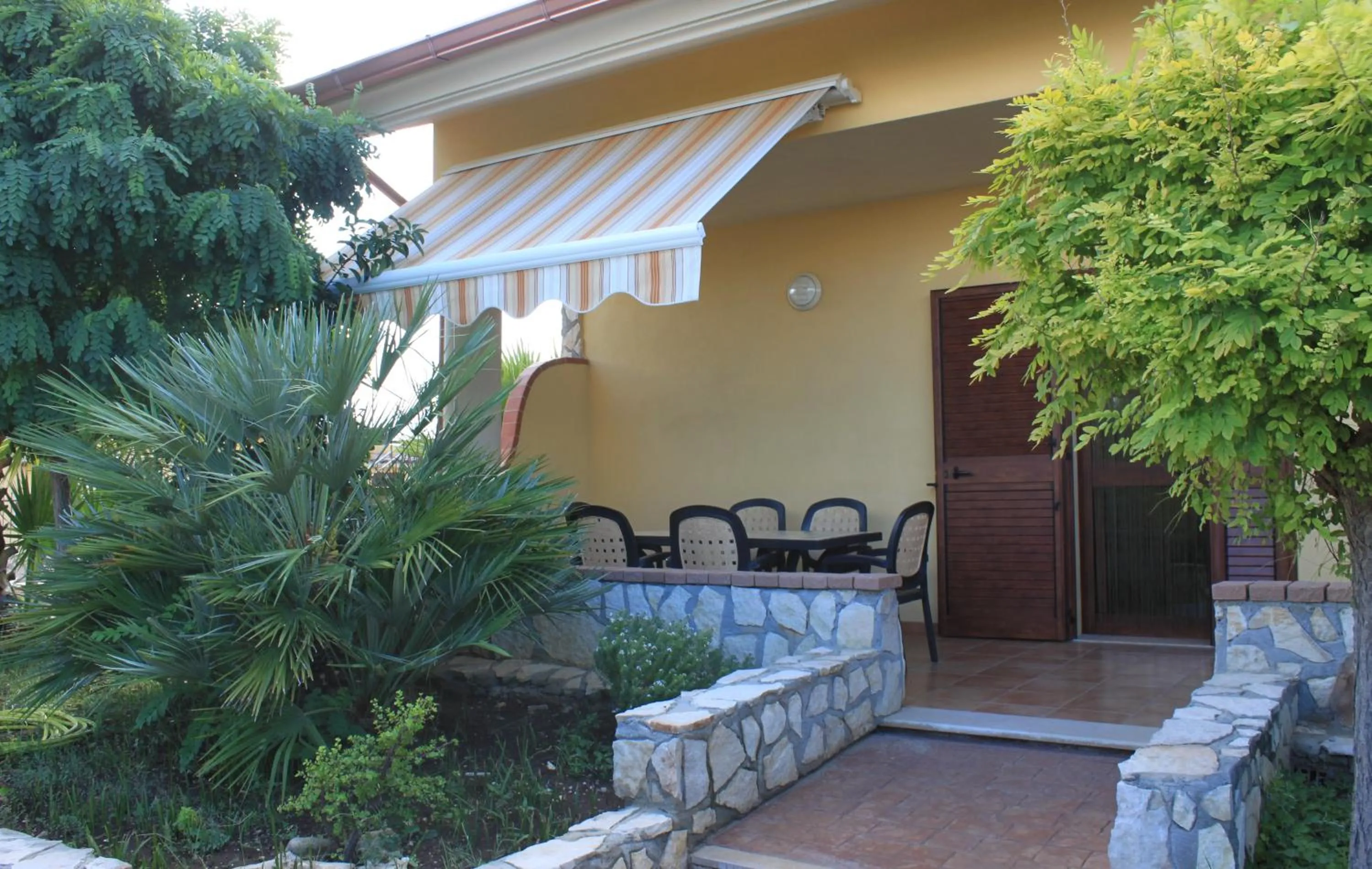Facade/entrance in Green Park Residence