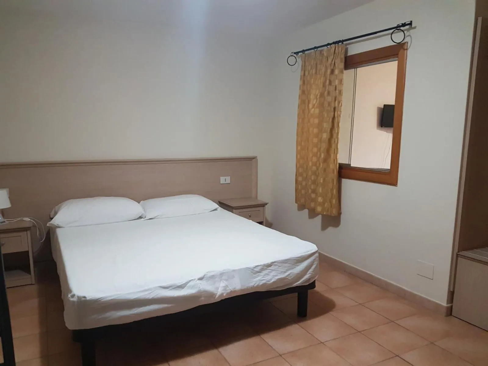 Bedroom, Bed in Green Park Residence