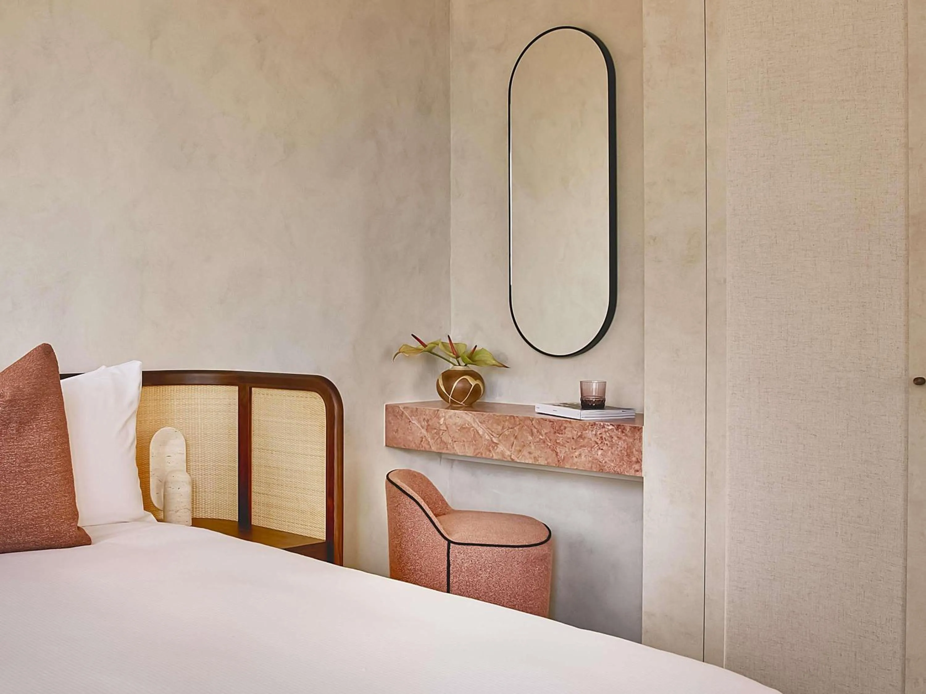 Bedroom, Bed in Mondrian Gold Coast