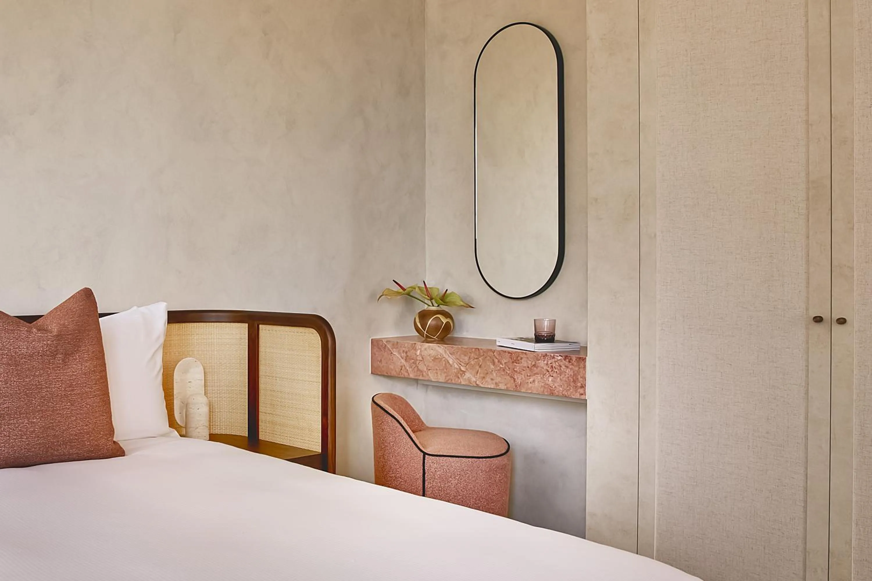 Bedroom, Bed in Mondrian Gold Coast