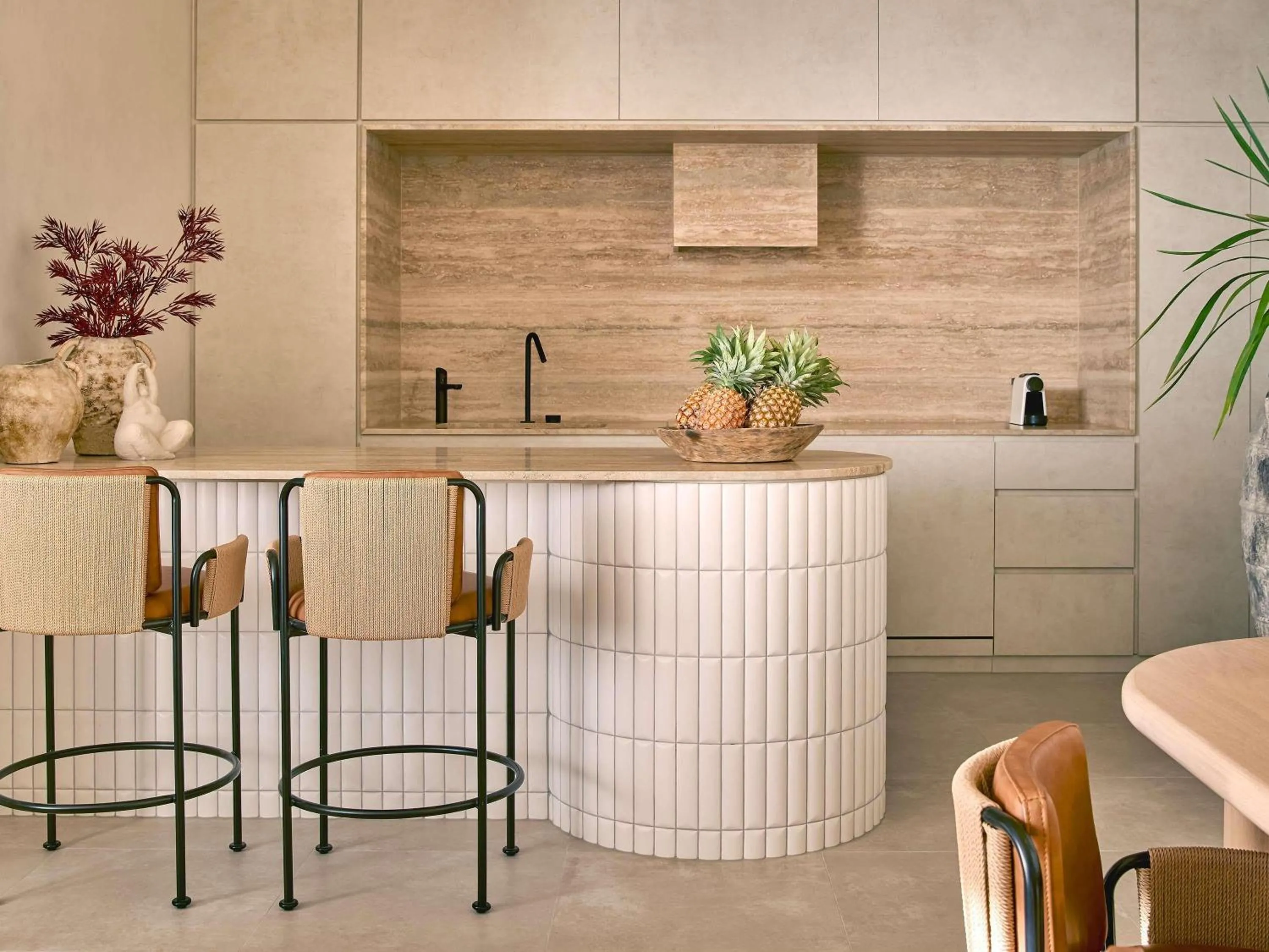 Kitchen or kitchenette in Mondrian Gold Coast