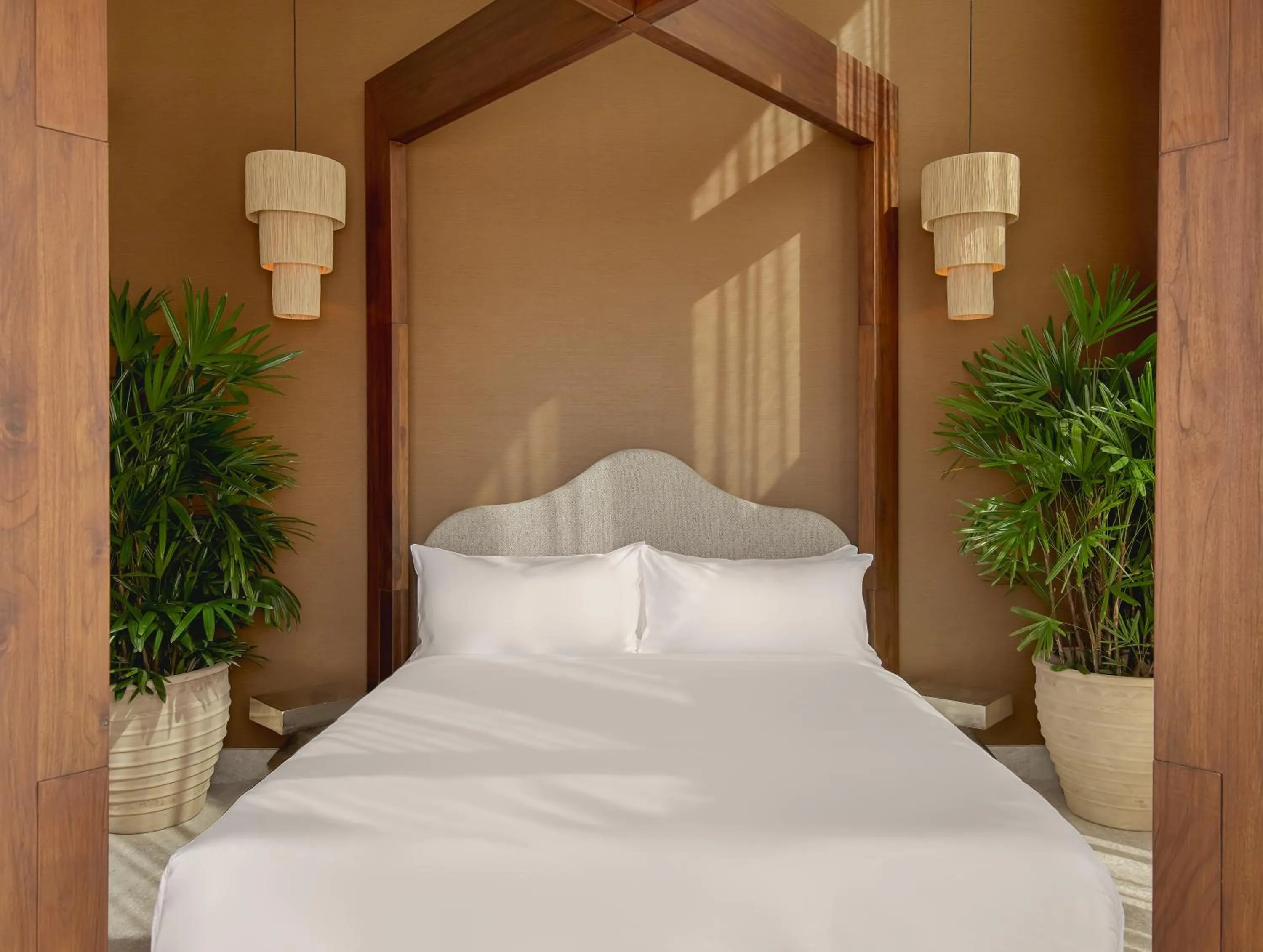 Bedroom, Bed in Mondrian Gold Coast