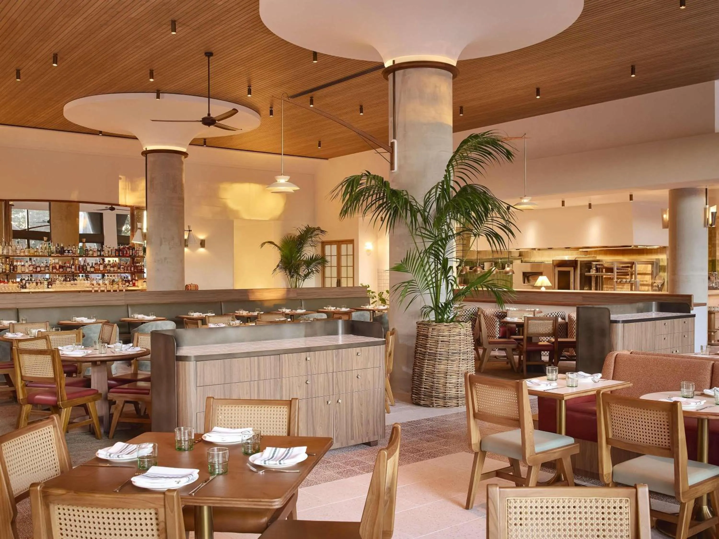 Property building in Mondrian Gold Coast