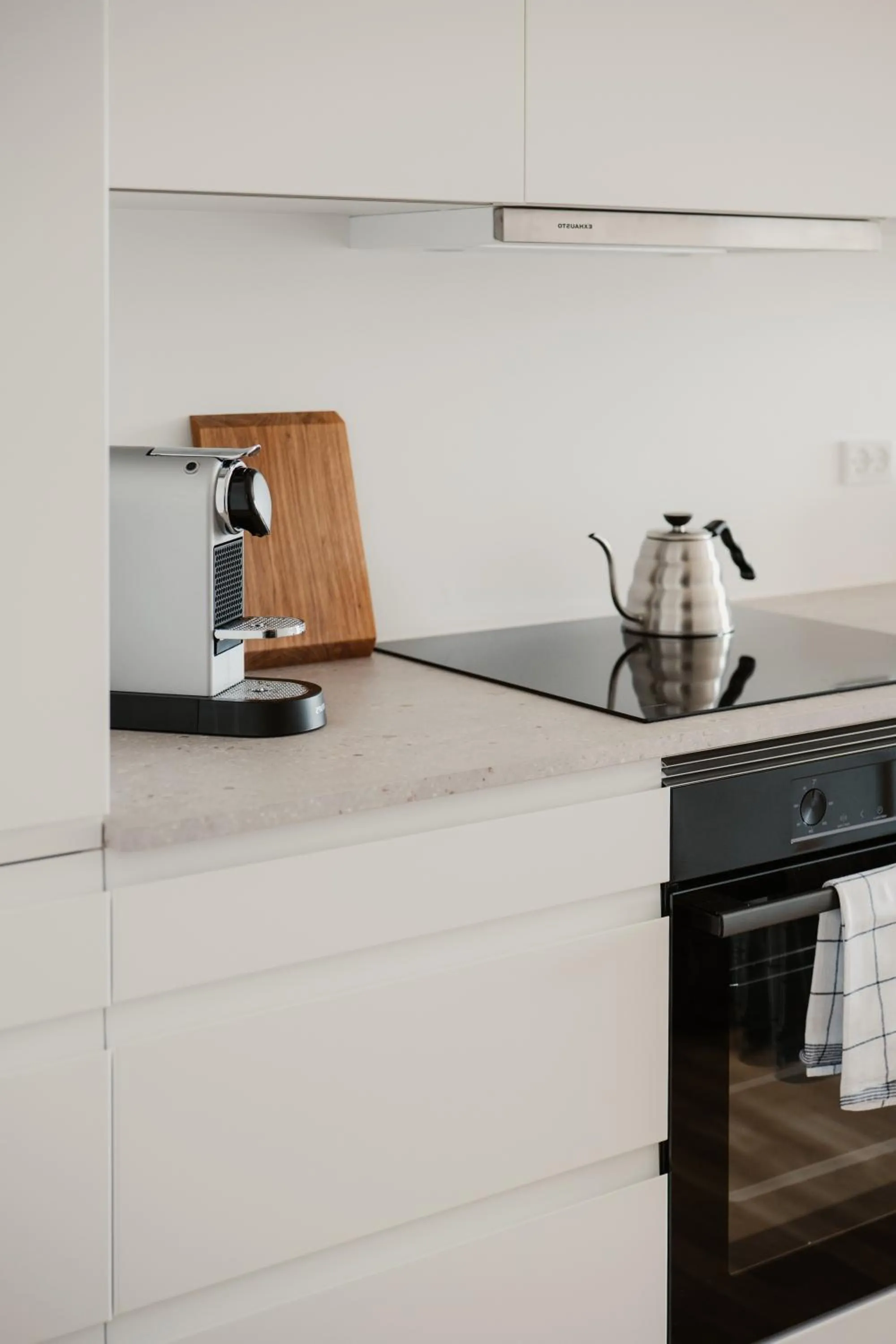 Coffee/tea facilities in Clover House by Daniel&Jacob's
