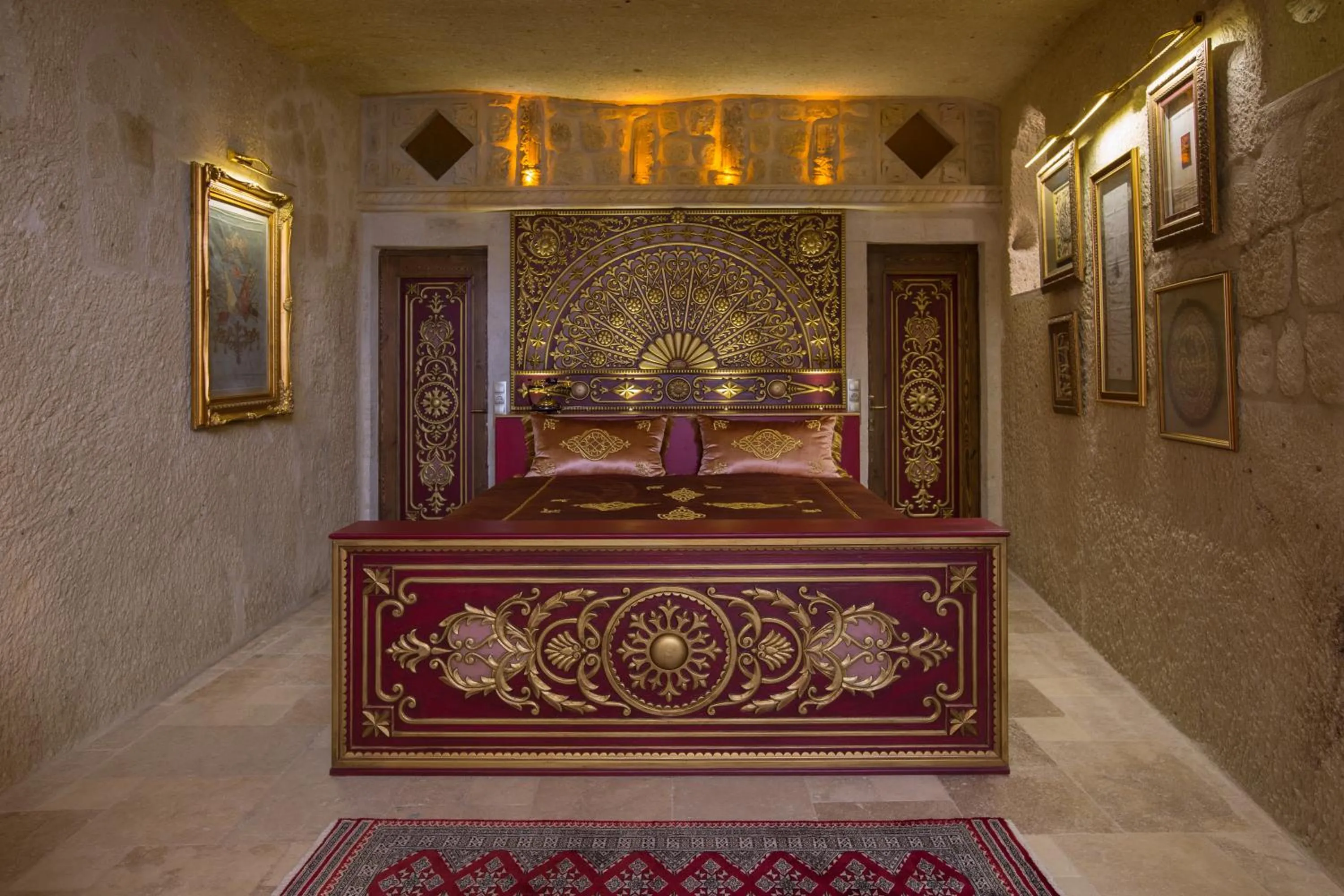 Decorative detail, Bed in Elika Cave Suites & Spa