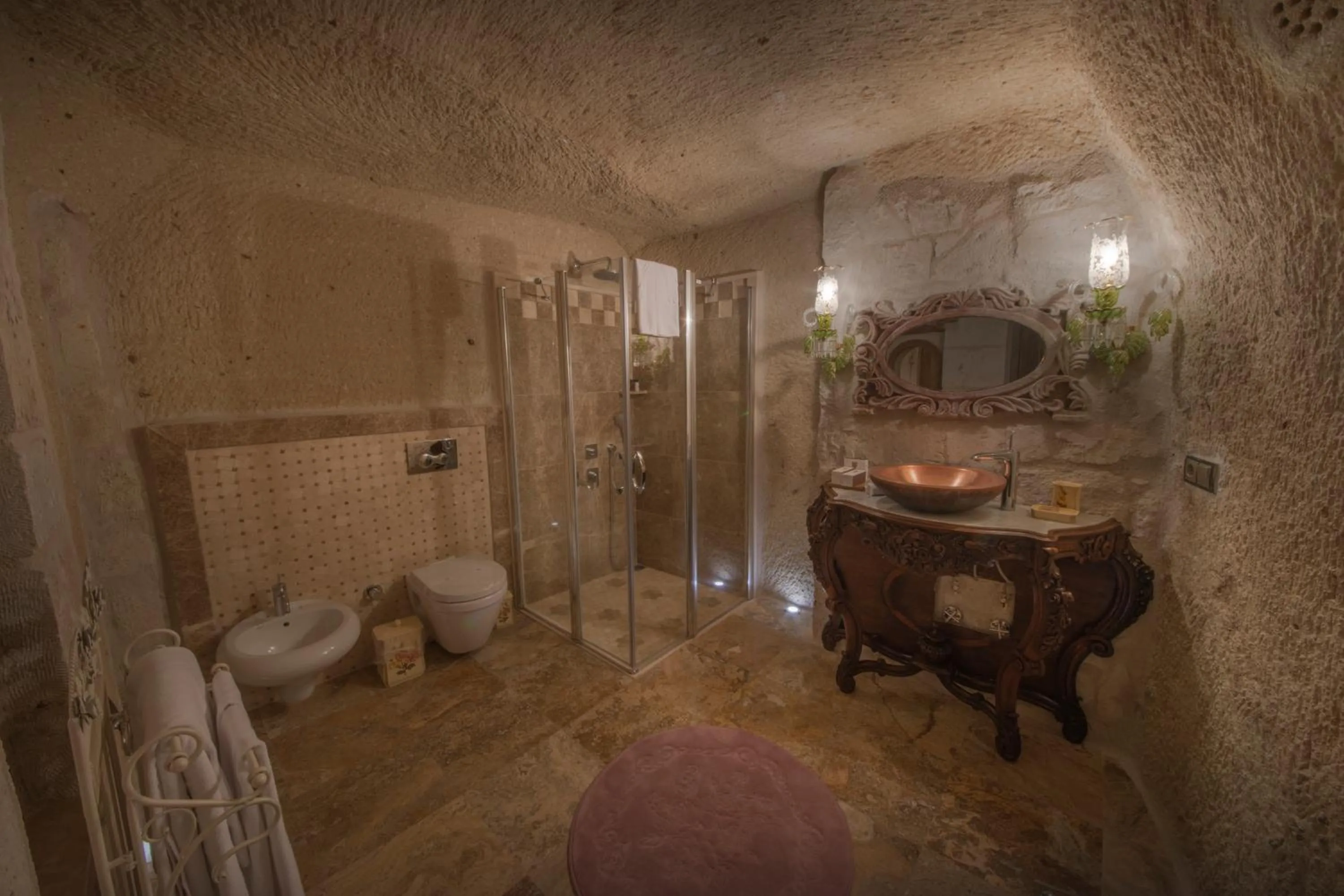 Shower in Elika Cave Suites & Spa