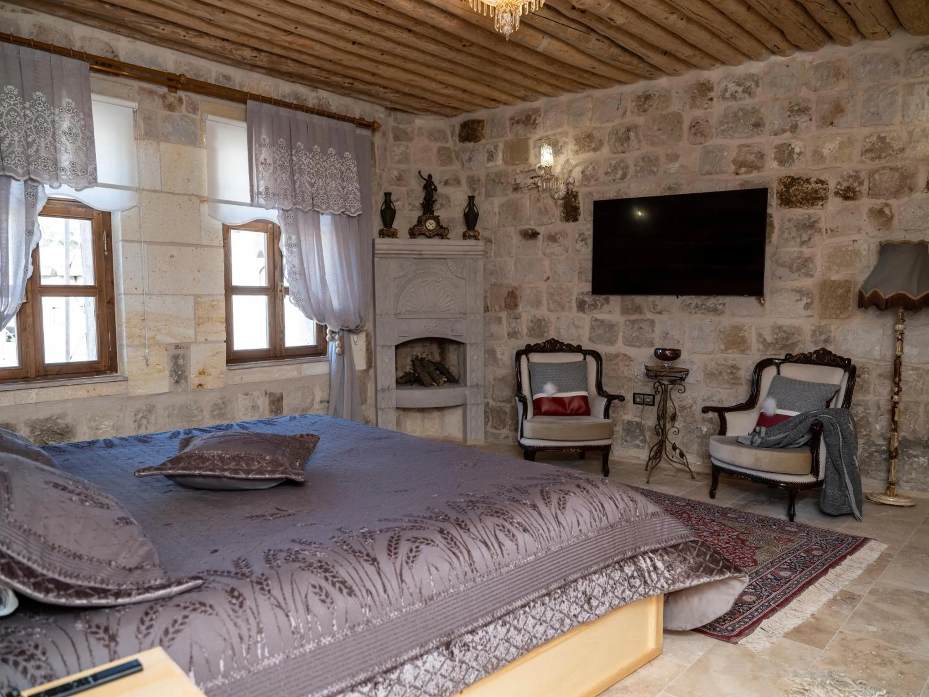 Massage in Elika Cave Suites & Spa