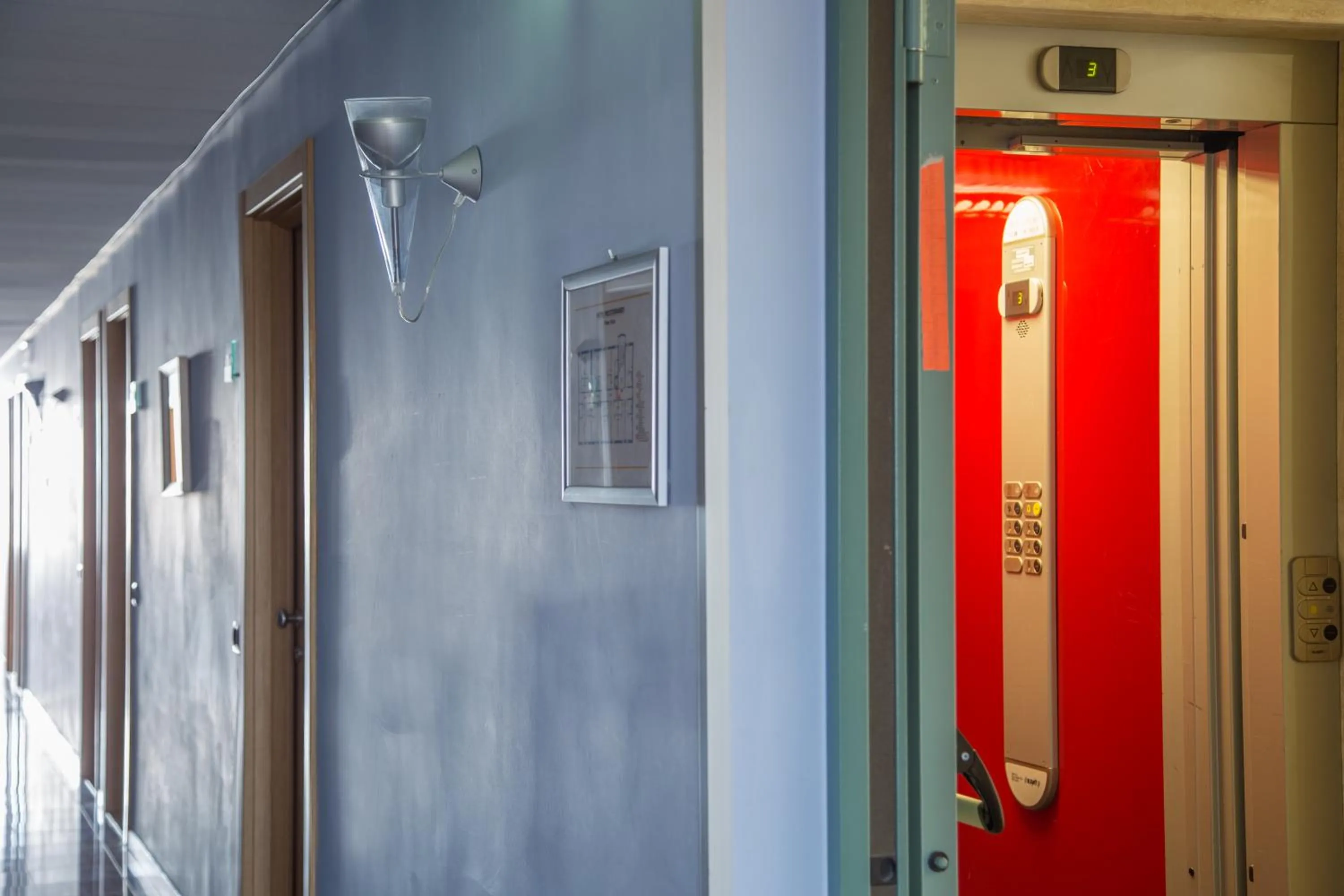 elevator in Hotel Mediterraneo