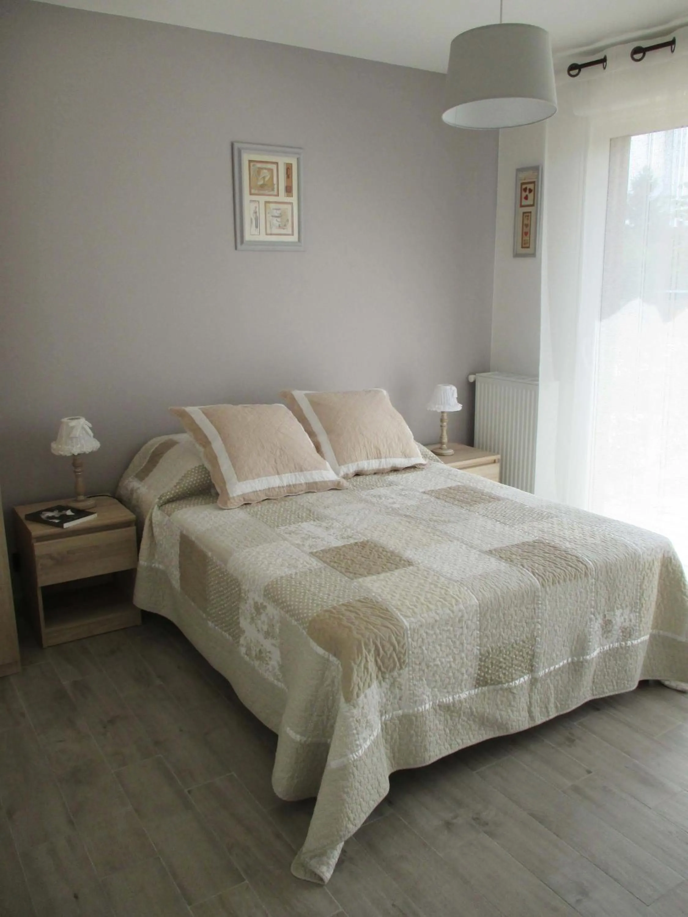 Photo of the whole room, Bed in Les Abris Du Château
