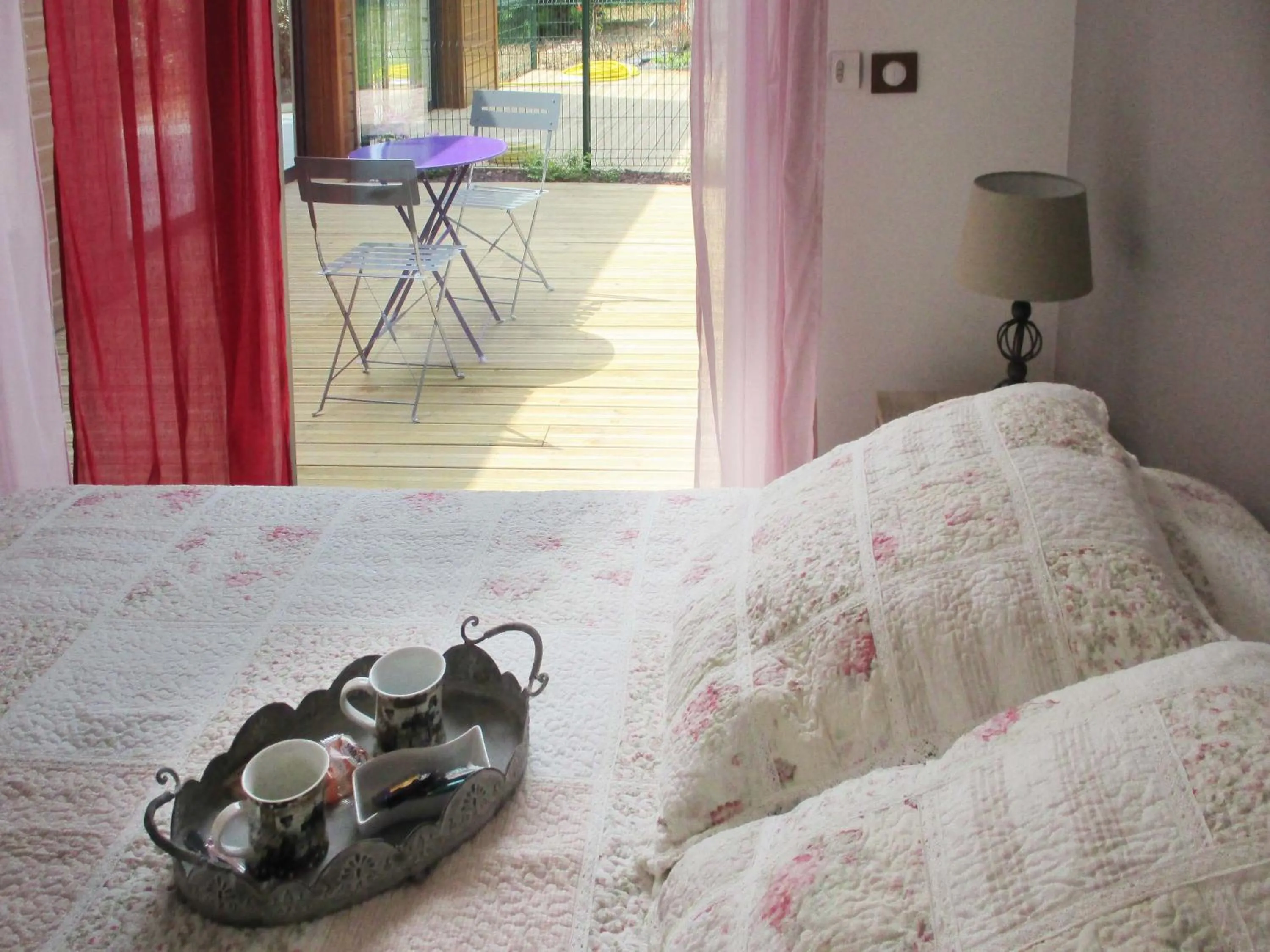 Pool view, Bed in Les Abris Du Château