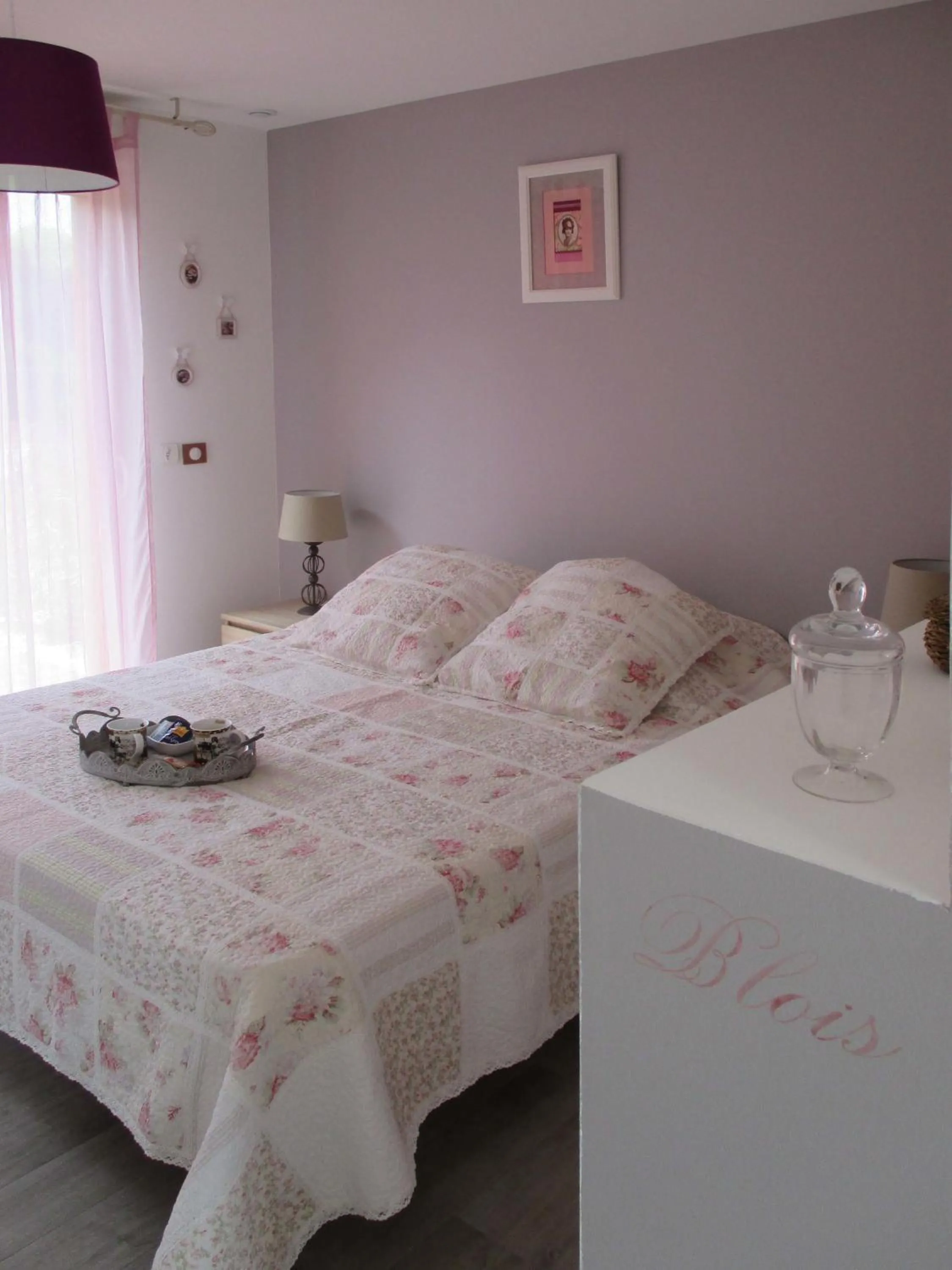 Photo of the whole room, Bed in Les Abris Du Château