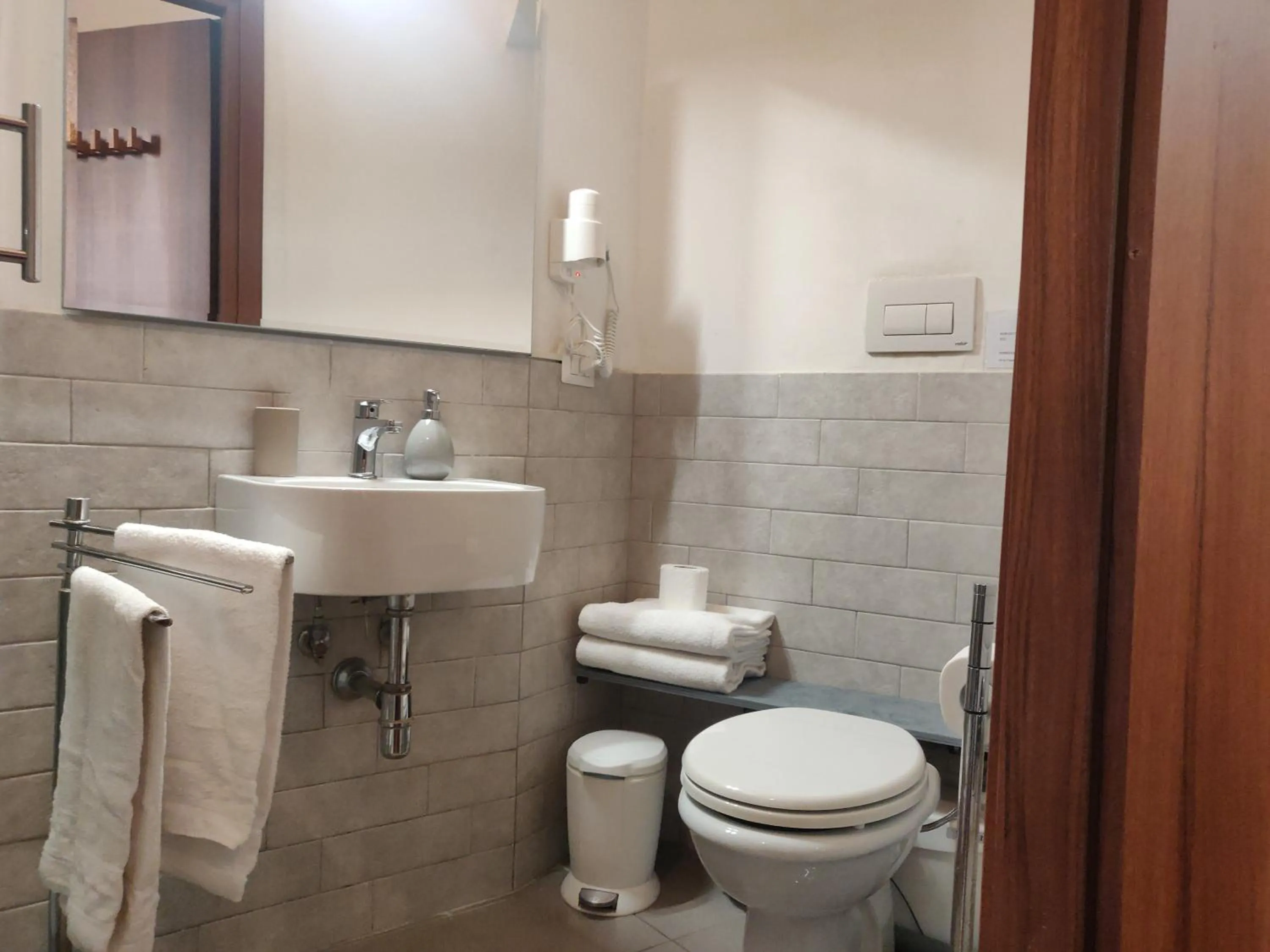 Toilet in Rome Center Rooms