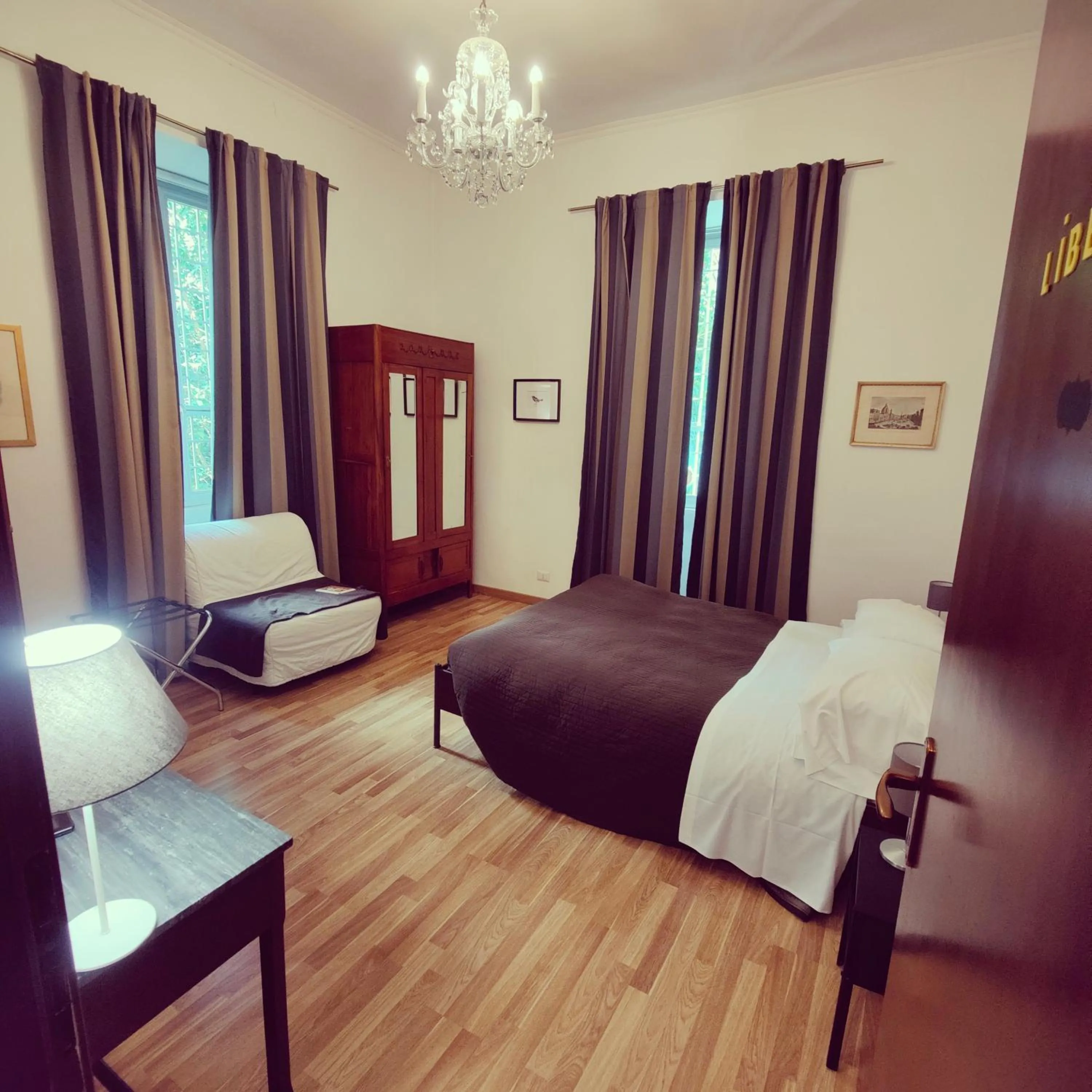 Bed in Rome Center Rooms