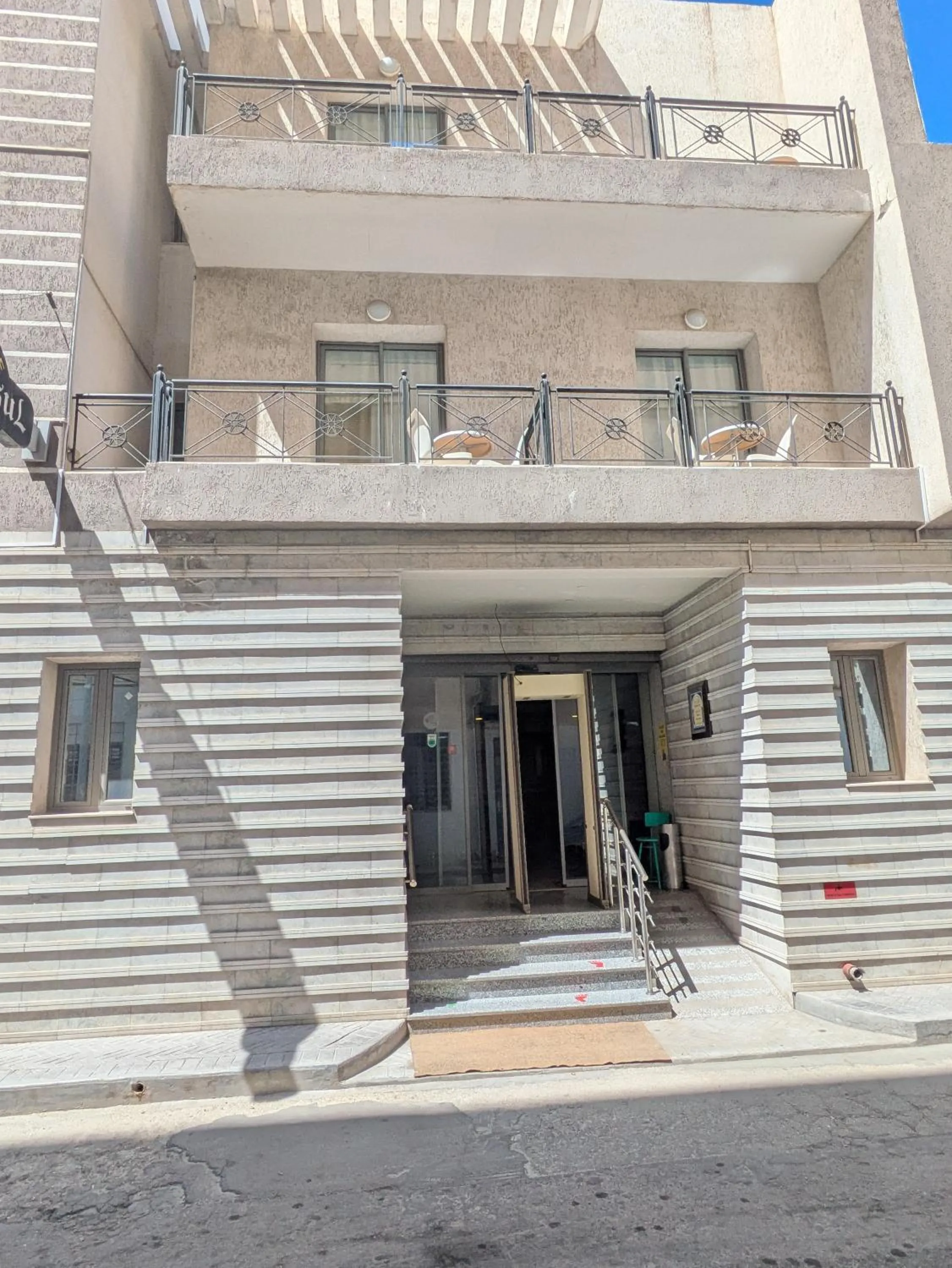 Balcony/Terrace in Hôtel Résidence Le Consul