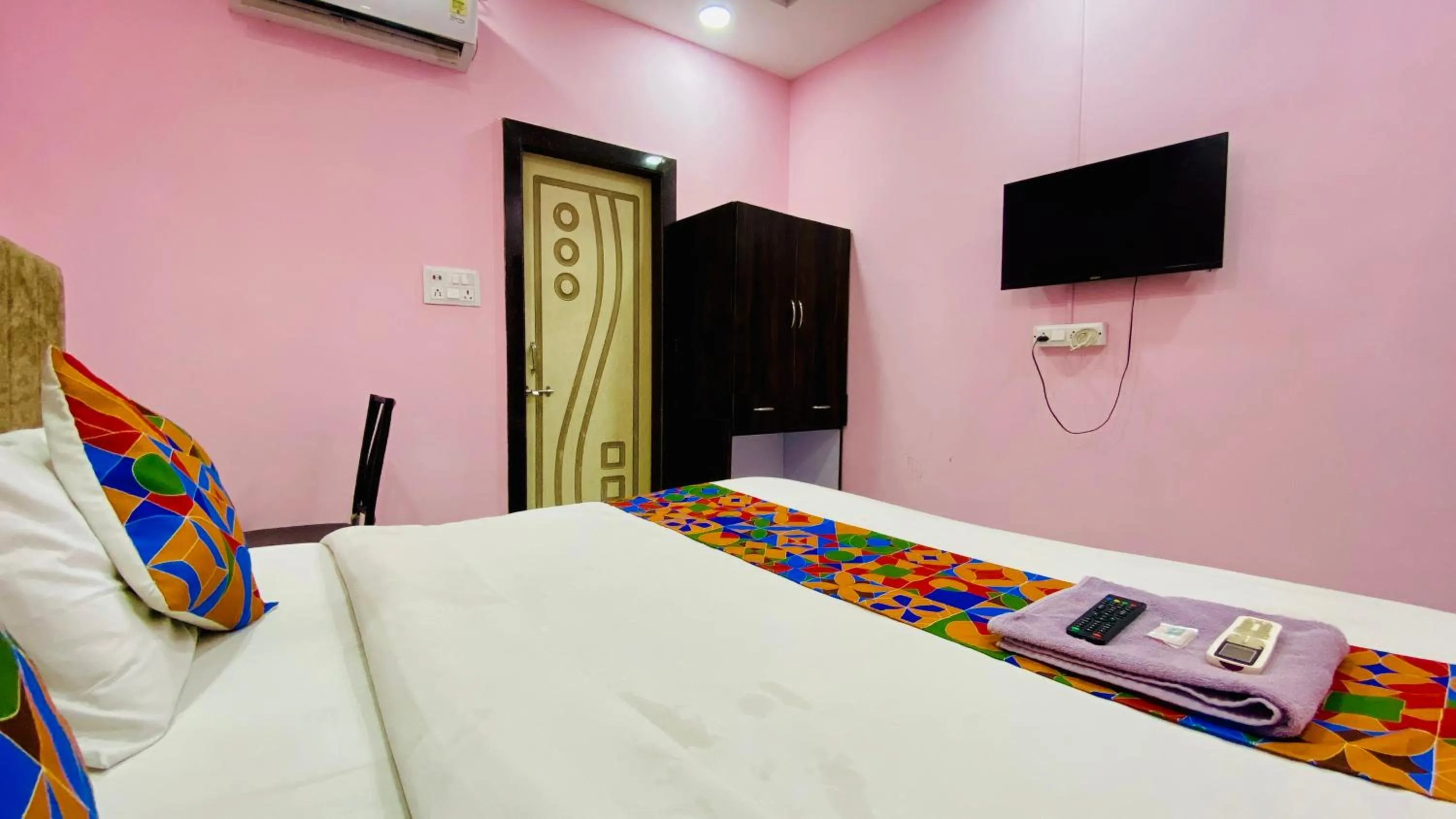 Bed in Hotel Dev Shree