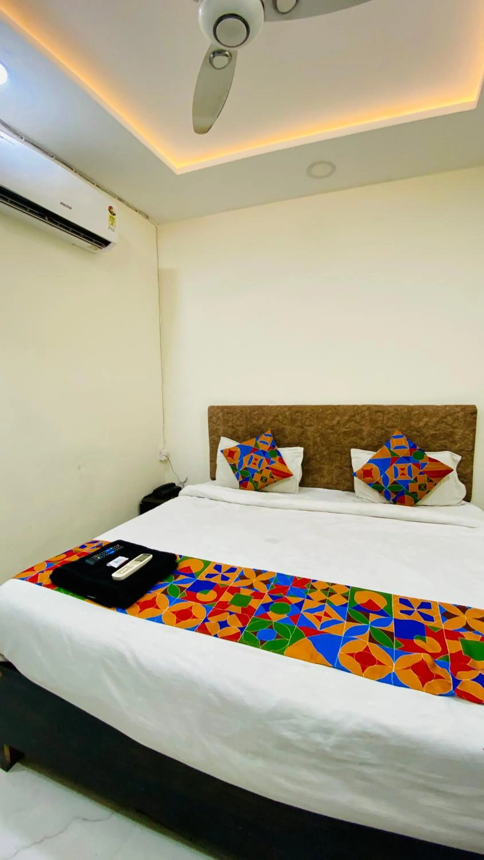 Bed in Hotel Dev Shree