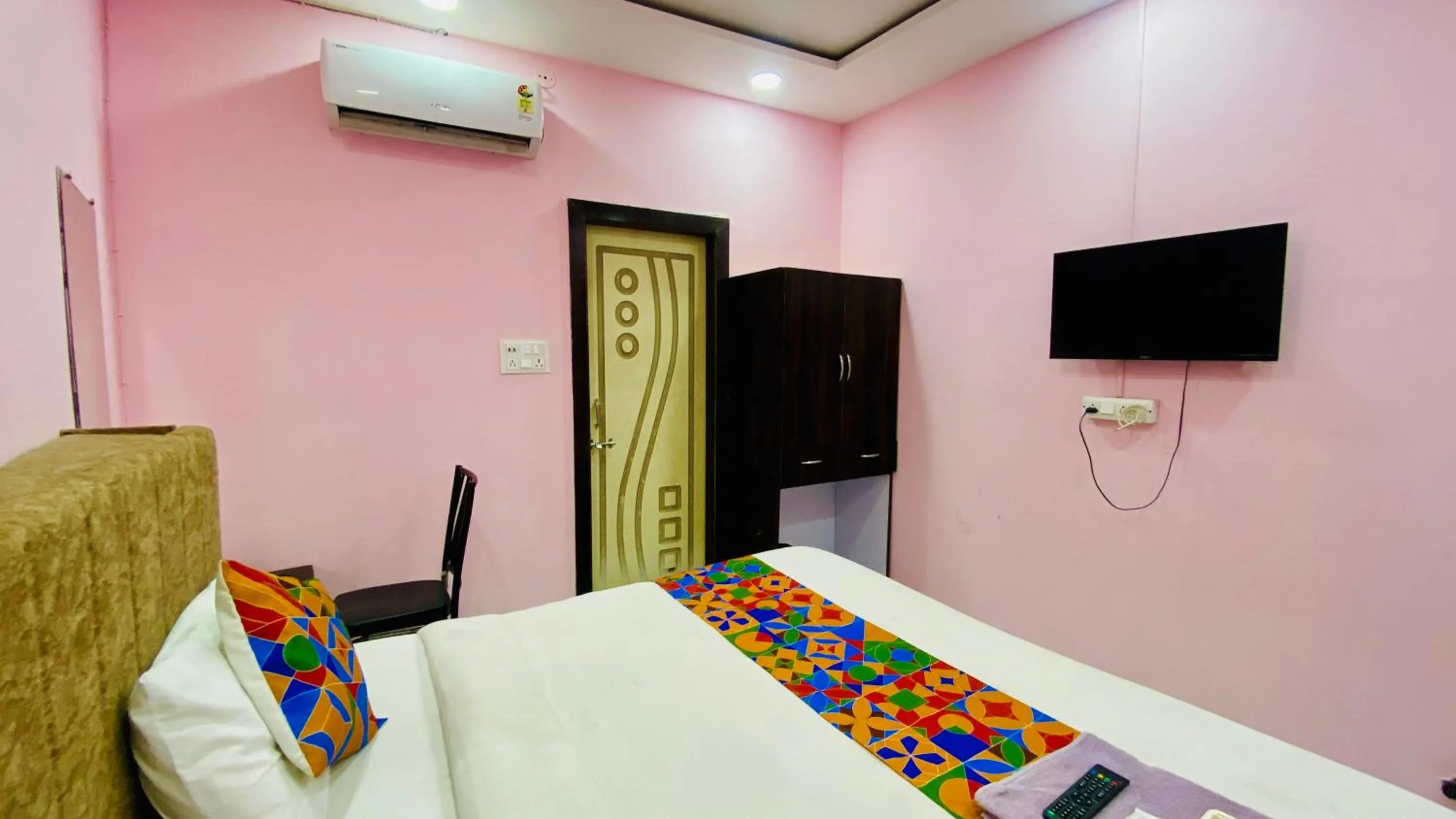 Bed in Hotel Dev Shree