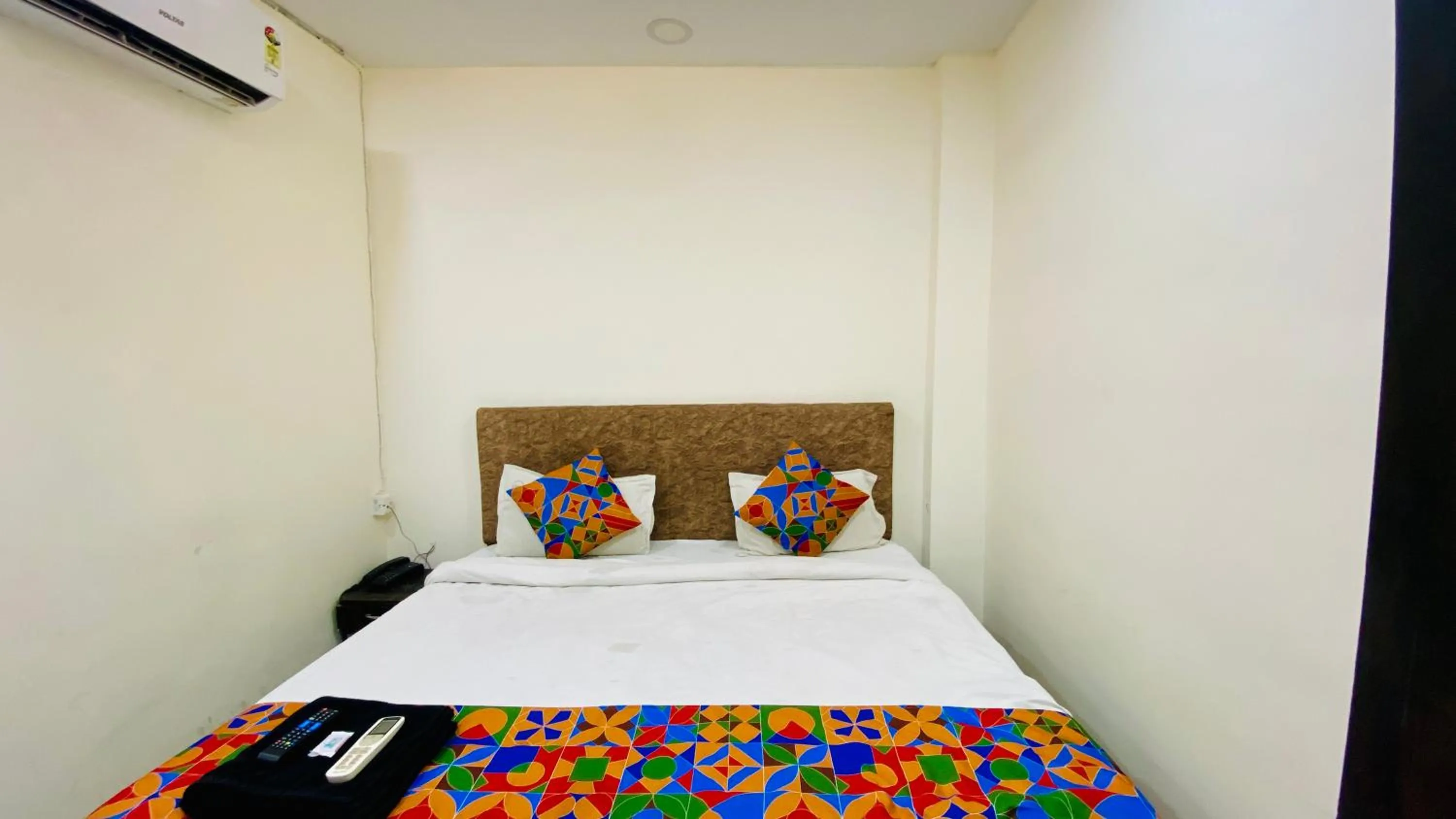 Bed in Hotel Dev Shree