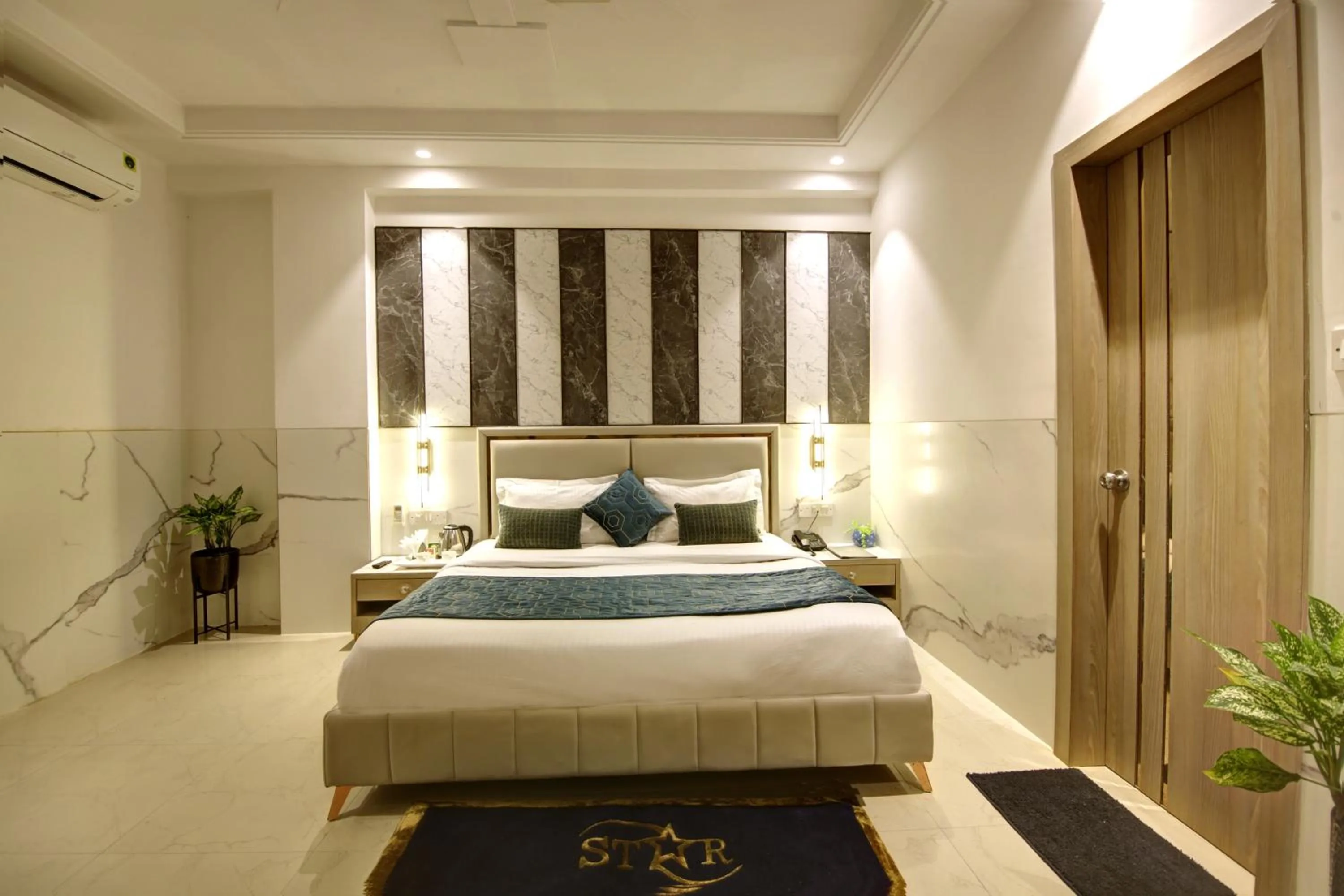 Photo of the whole room, Bed in Hotel DELHI 37 by STAR GROUP