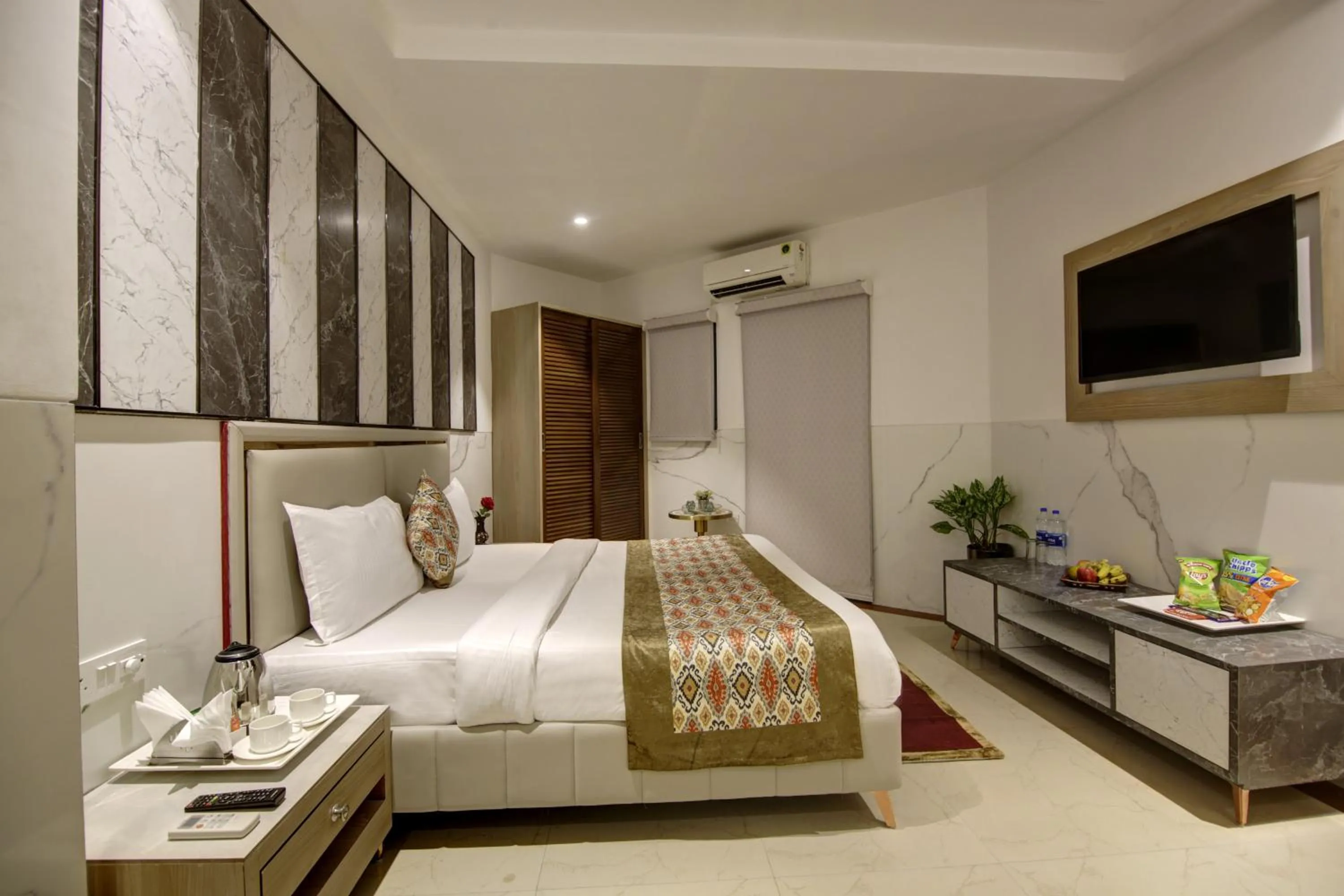 Bedroom, Bed in Hotel DELHI 37 by STAR GROUP