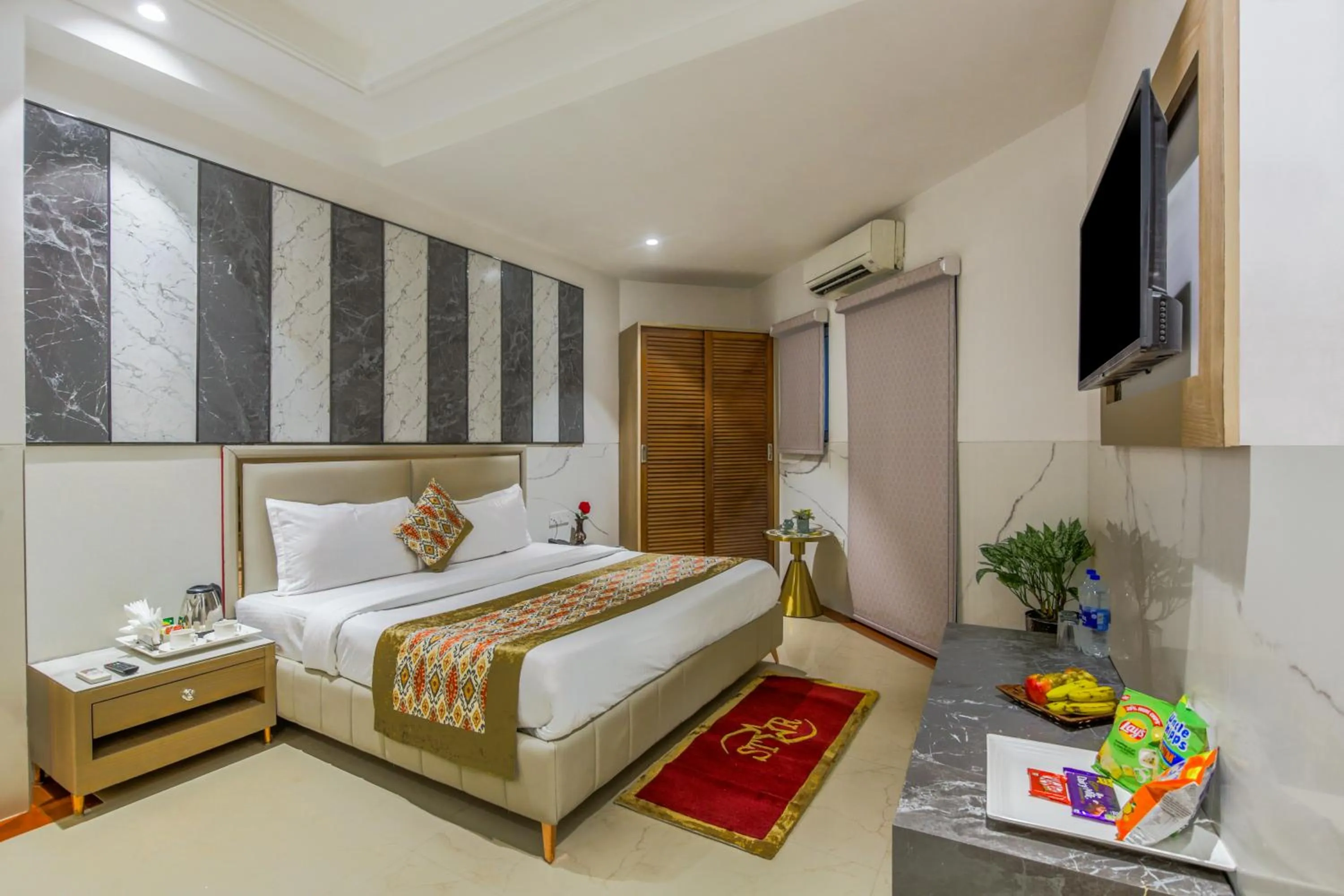 Bedroom, Bed in Hotel DELHI 37 by STAR GROUP