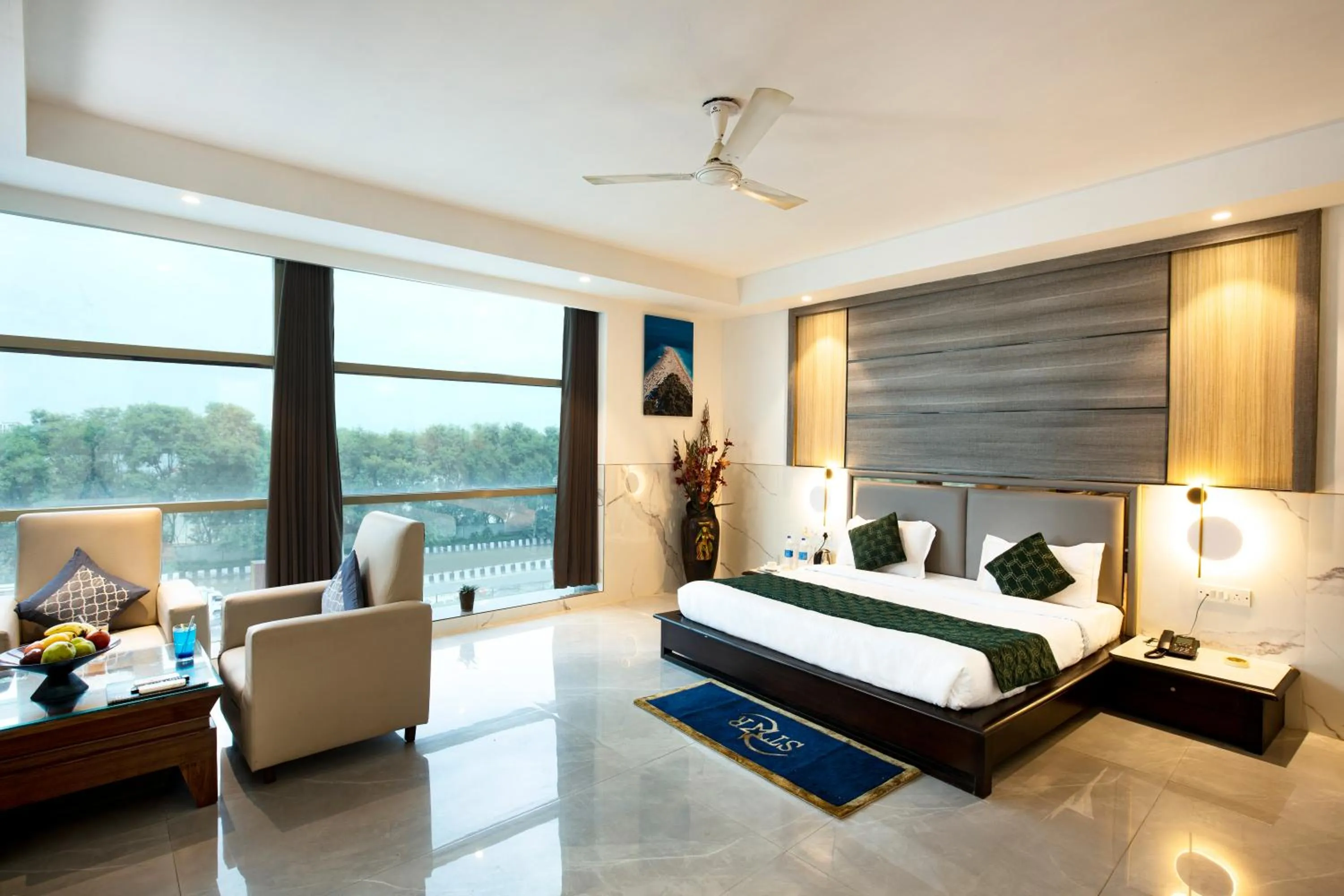 Photo of the whole room, Bed in Hotel DELHI 37 by STAR GROUP