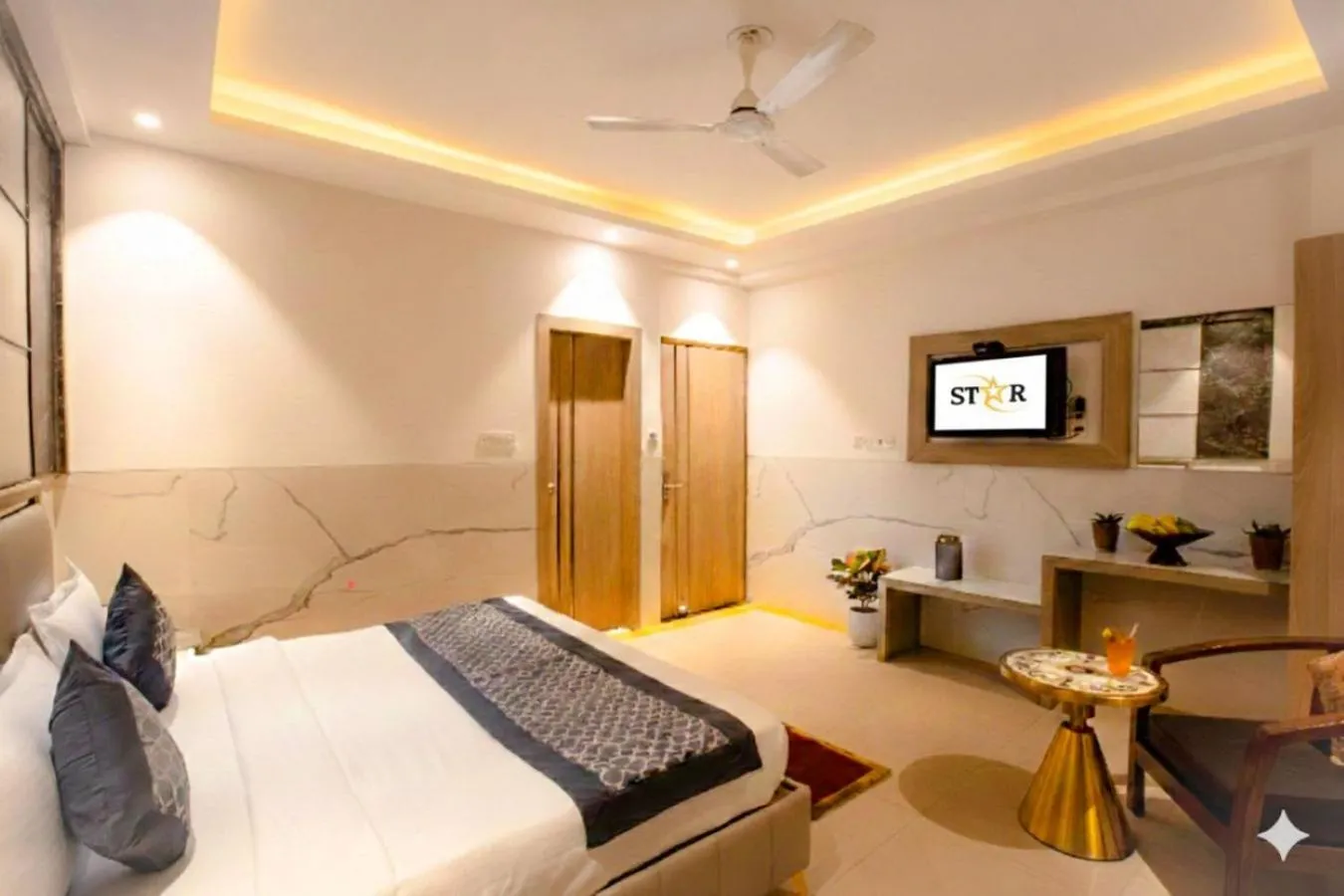 Bedroom, Bed in Hotel DELHI 37 by STAR GROUP