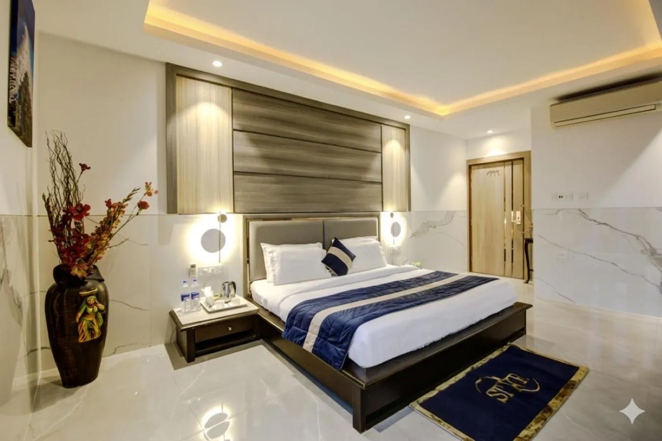 Bedroom, Bed in Hotel DELHI 37 by STAR GROUP