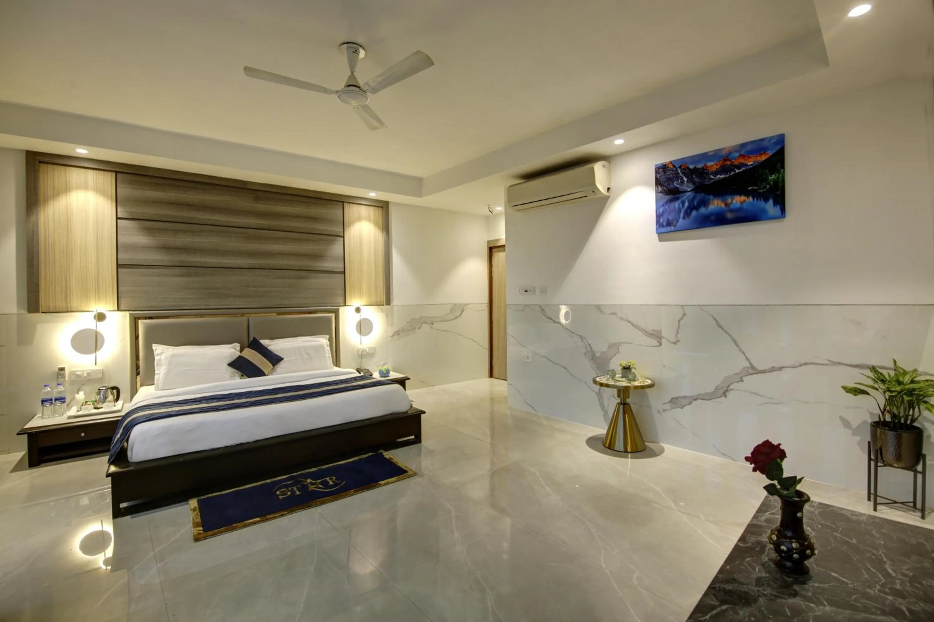 Bed in Hotel DELHI 37 by STAR GROUP