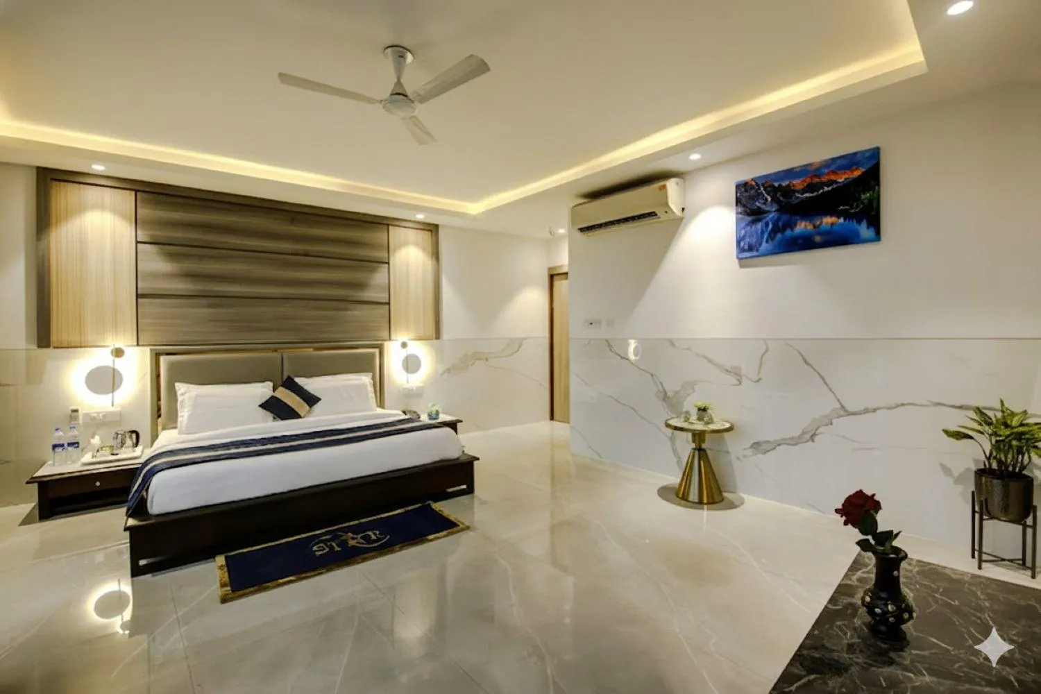Bedroom, Bed in Hotel DELHI 37 by STAR GROUP