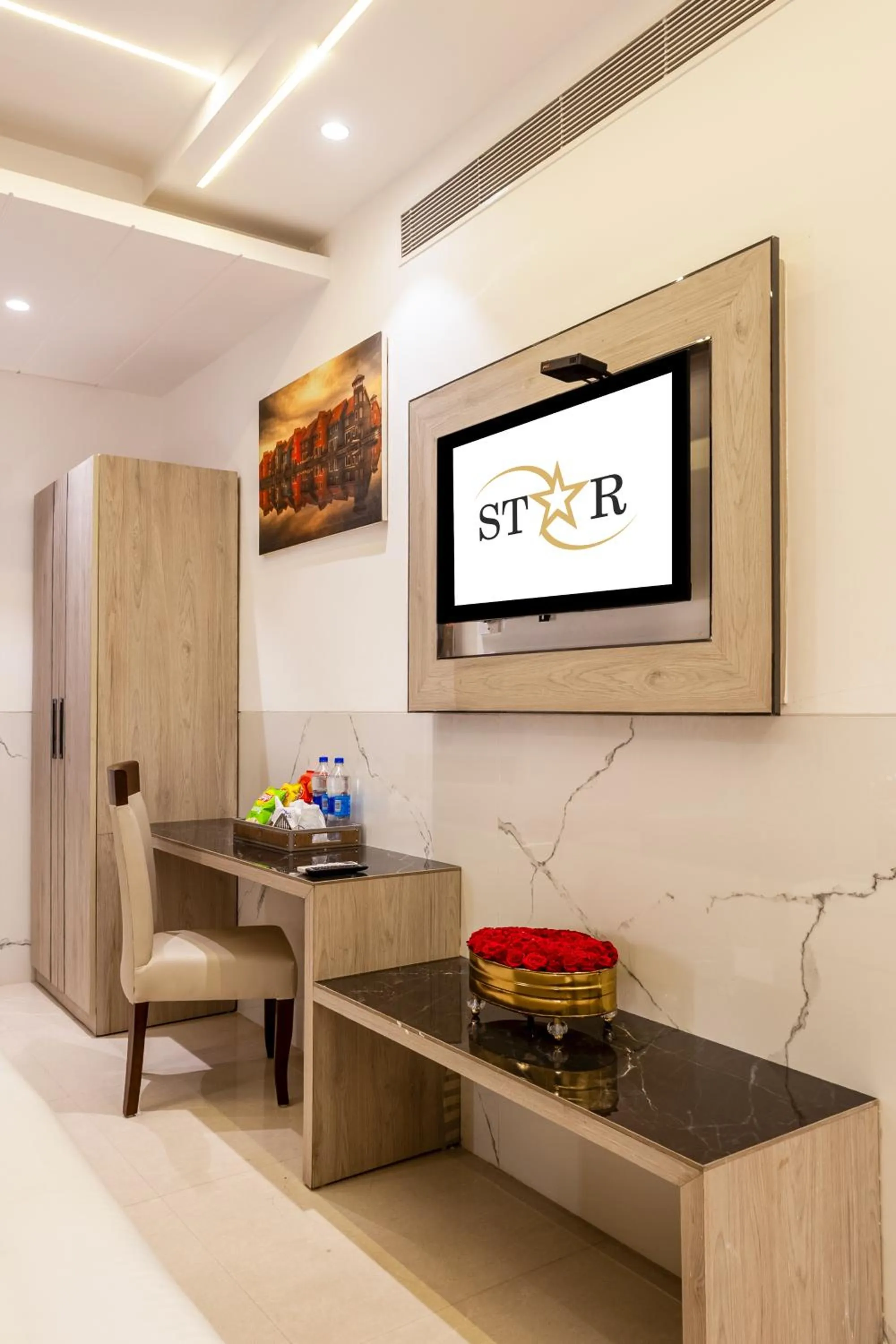 Bedroom in Hotel DELHI 37 by STAR GROUP